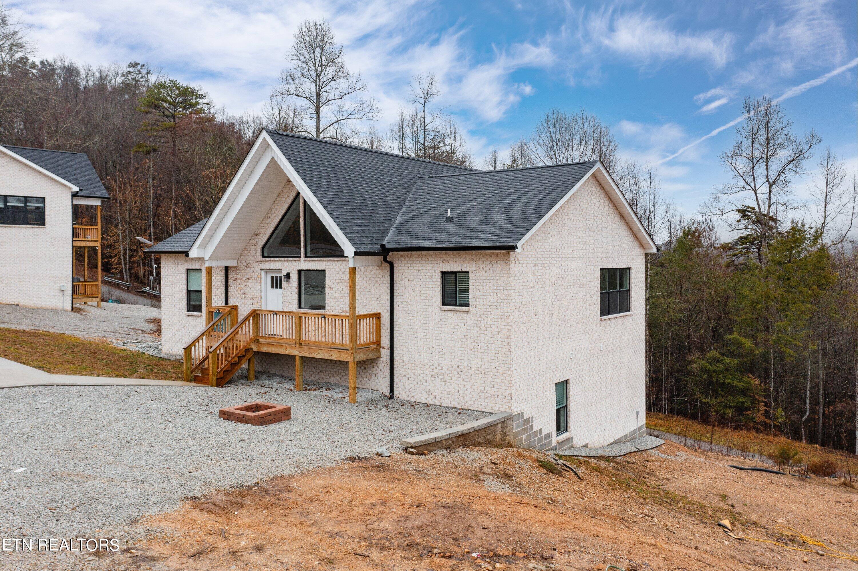 125 Pool Rd, LaFollette