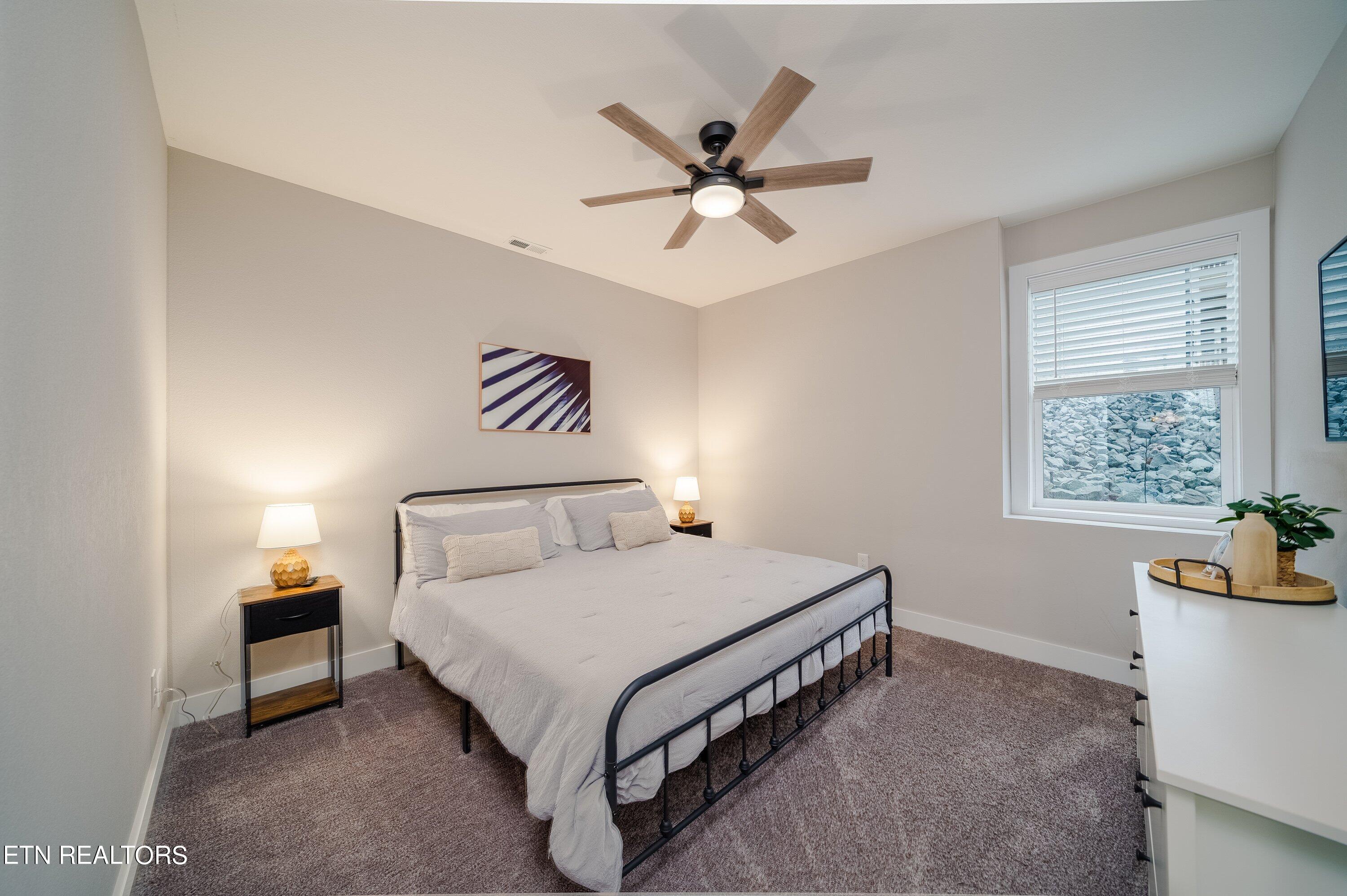 125 Pool Rd, LaFollette