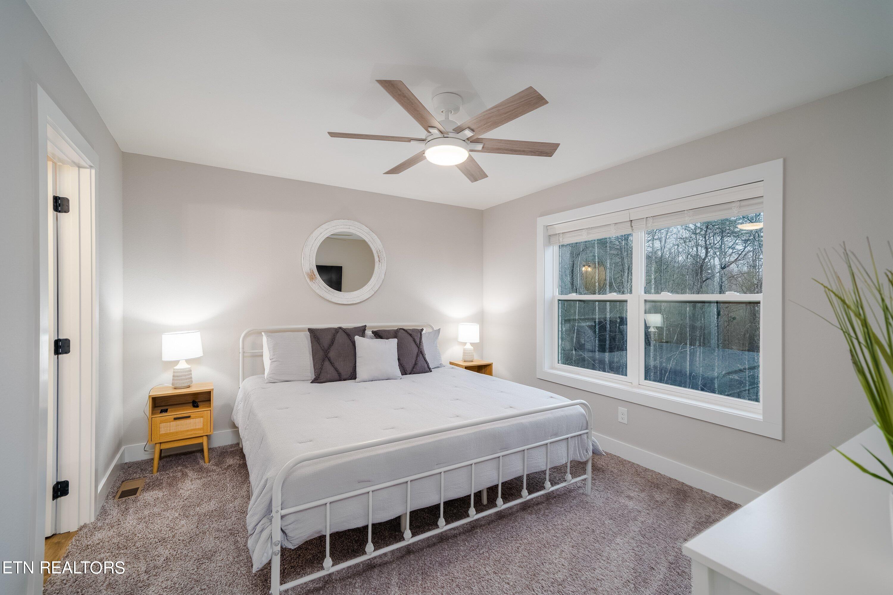 125 Pool Rd, LaFollette