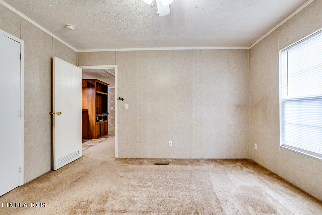 241 Fountain Lane, LaFollette