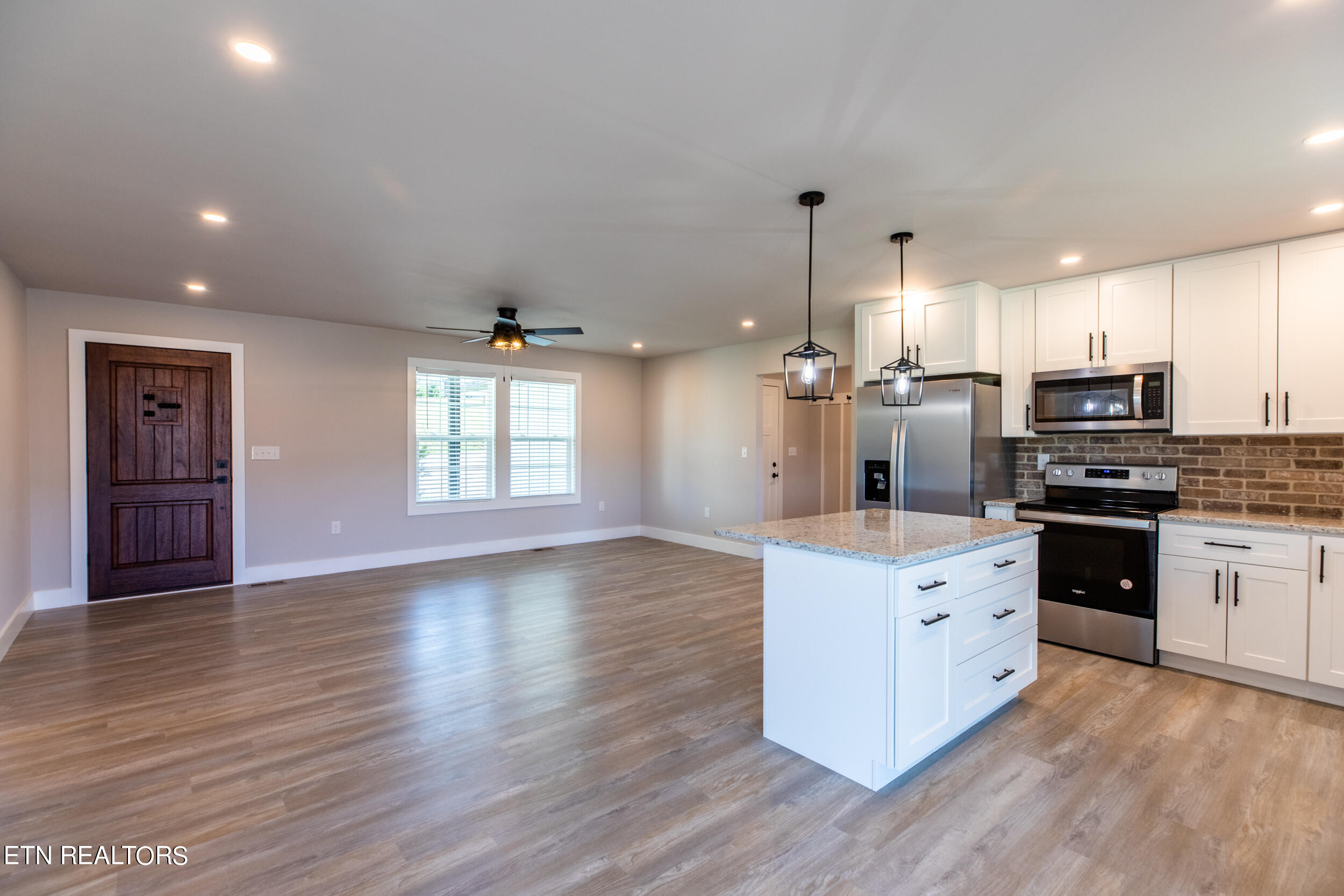 214 Morton Rd, LaFollette