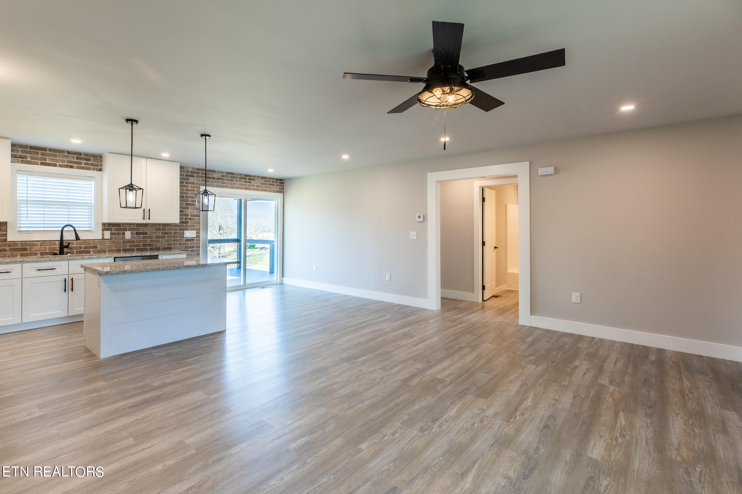 214 Morton Rd, LaFollette