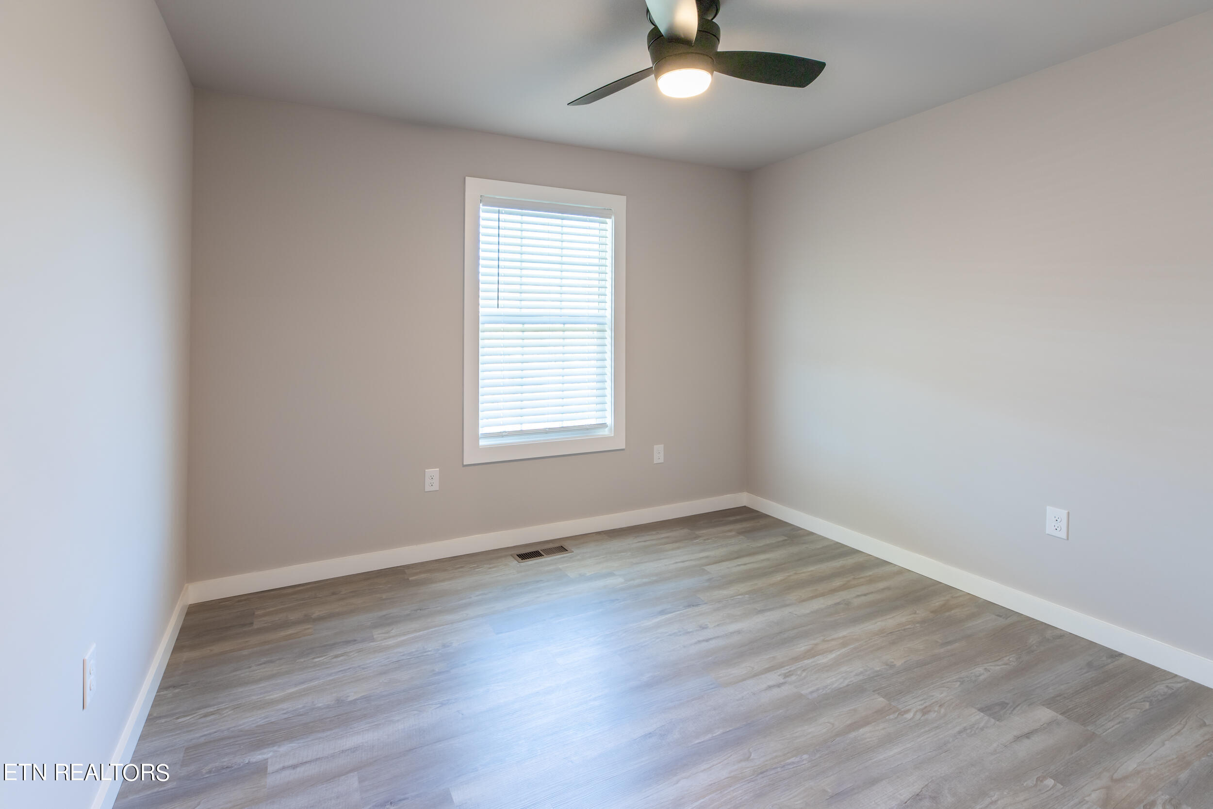 214 Morton Rd, LaFollette