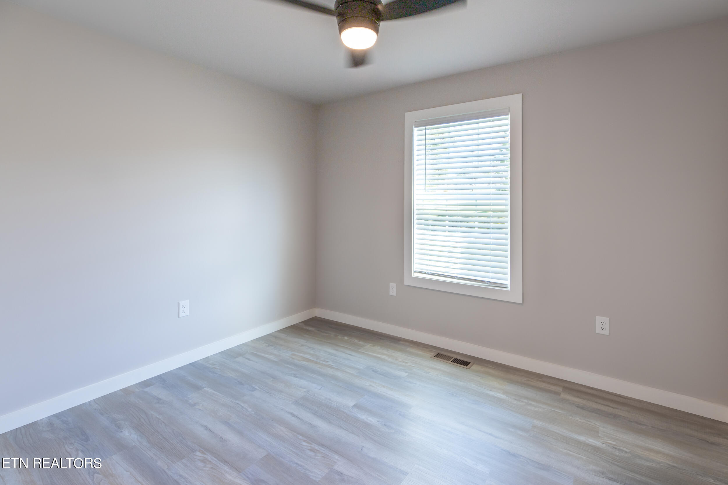 214 Morton Rd, LaFollette