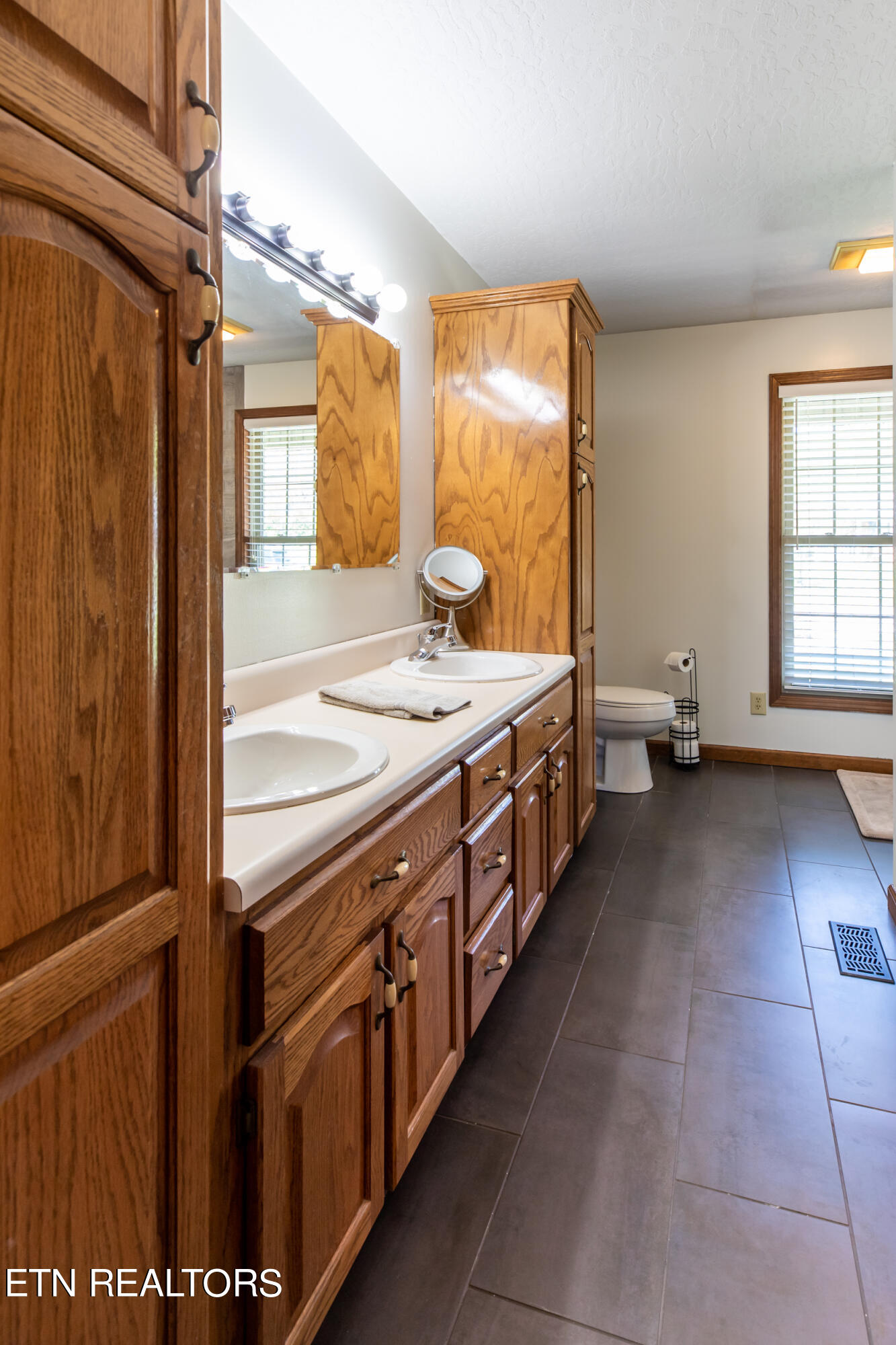 154 E Meadowbrooke Lane, LaFollette