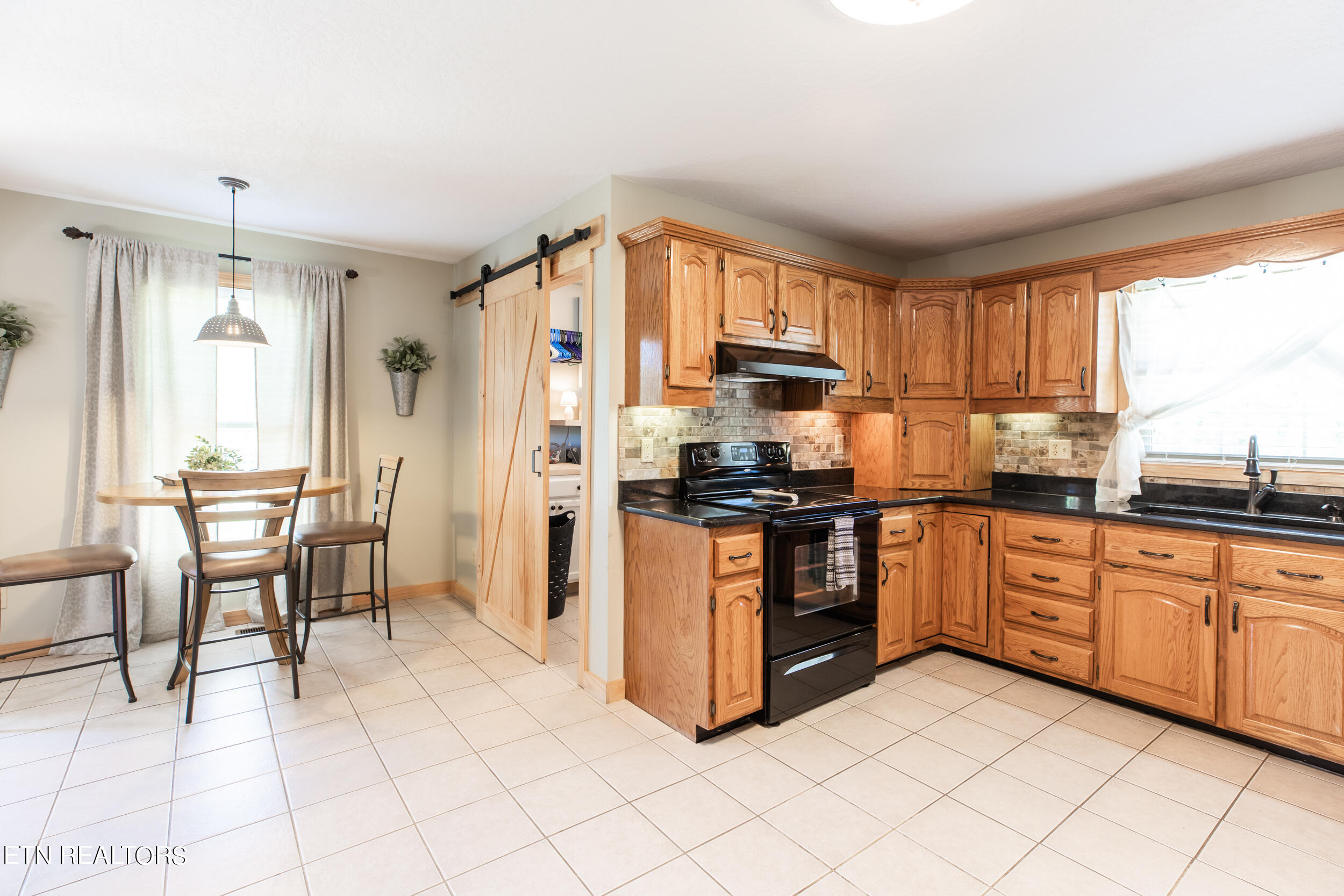 154 E Meadowbrooke Lane, LaFollette