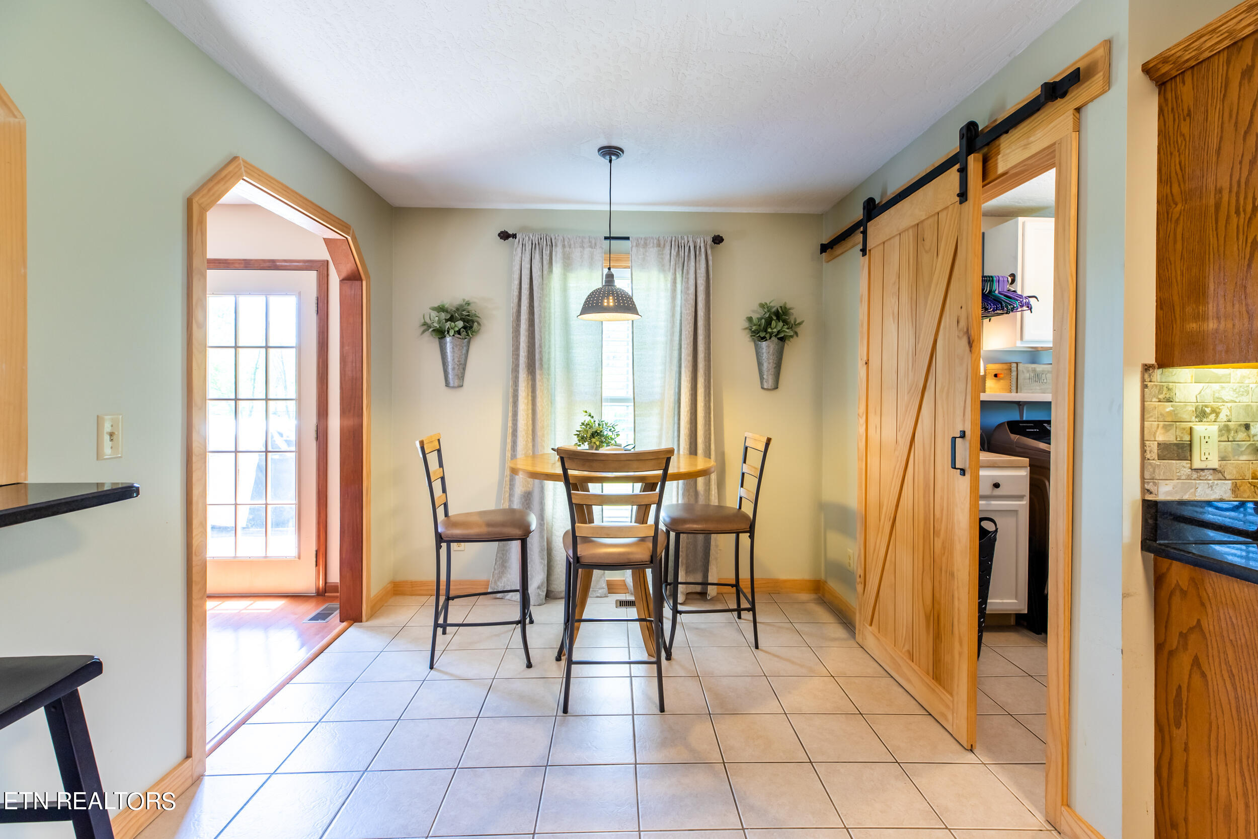 154 E Meadowbrooke Lane, LaFollette