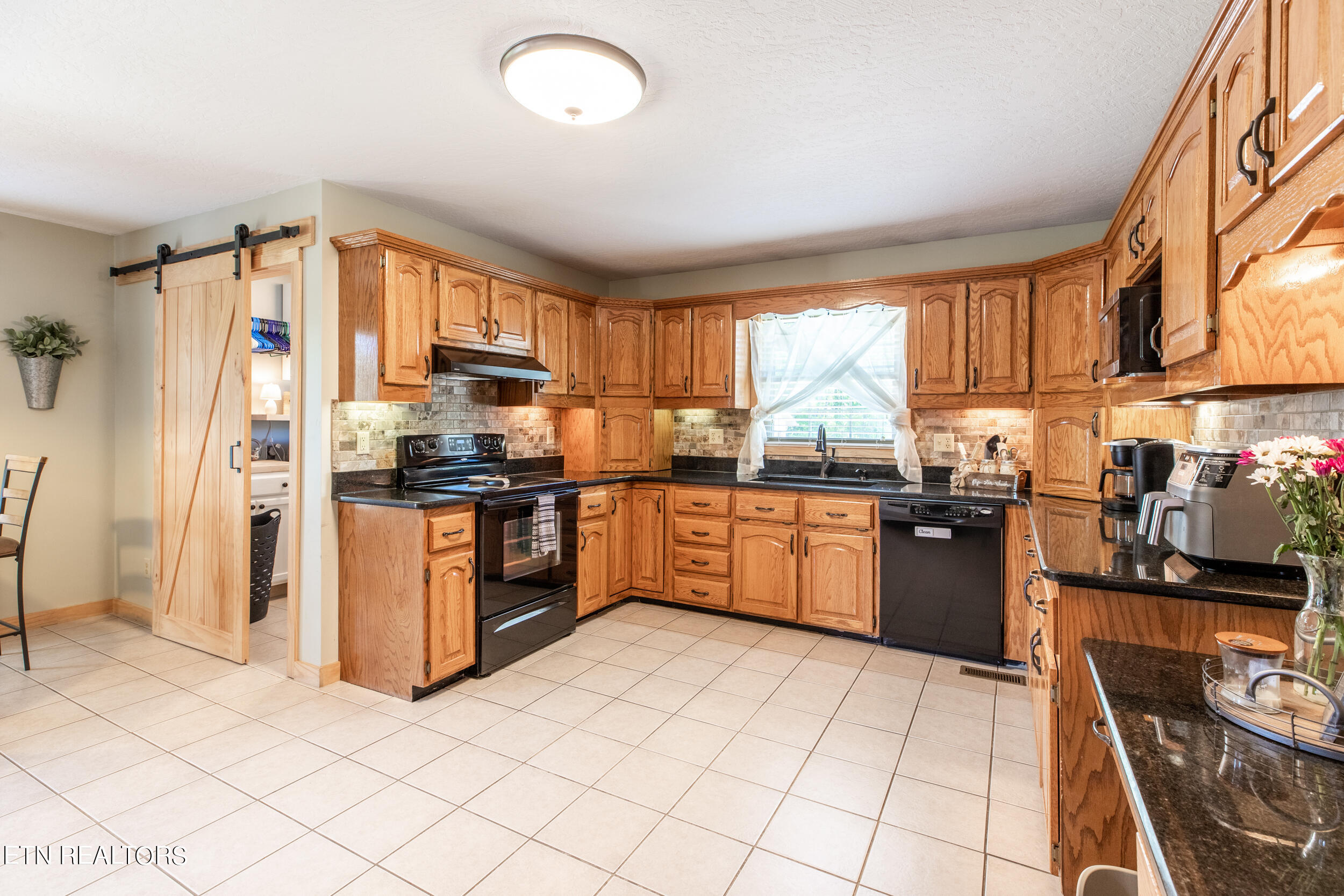 154 E Meadowbrooke Lane, LaFollette