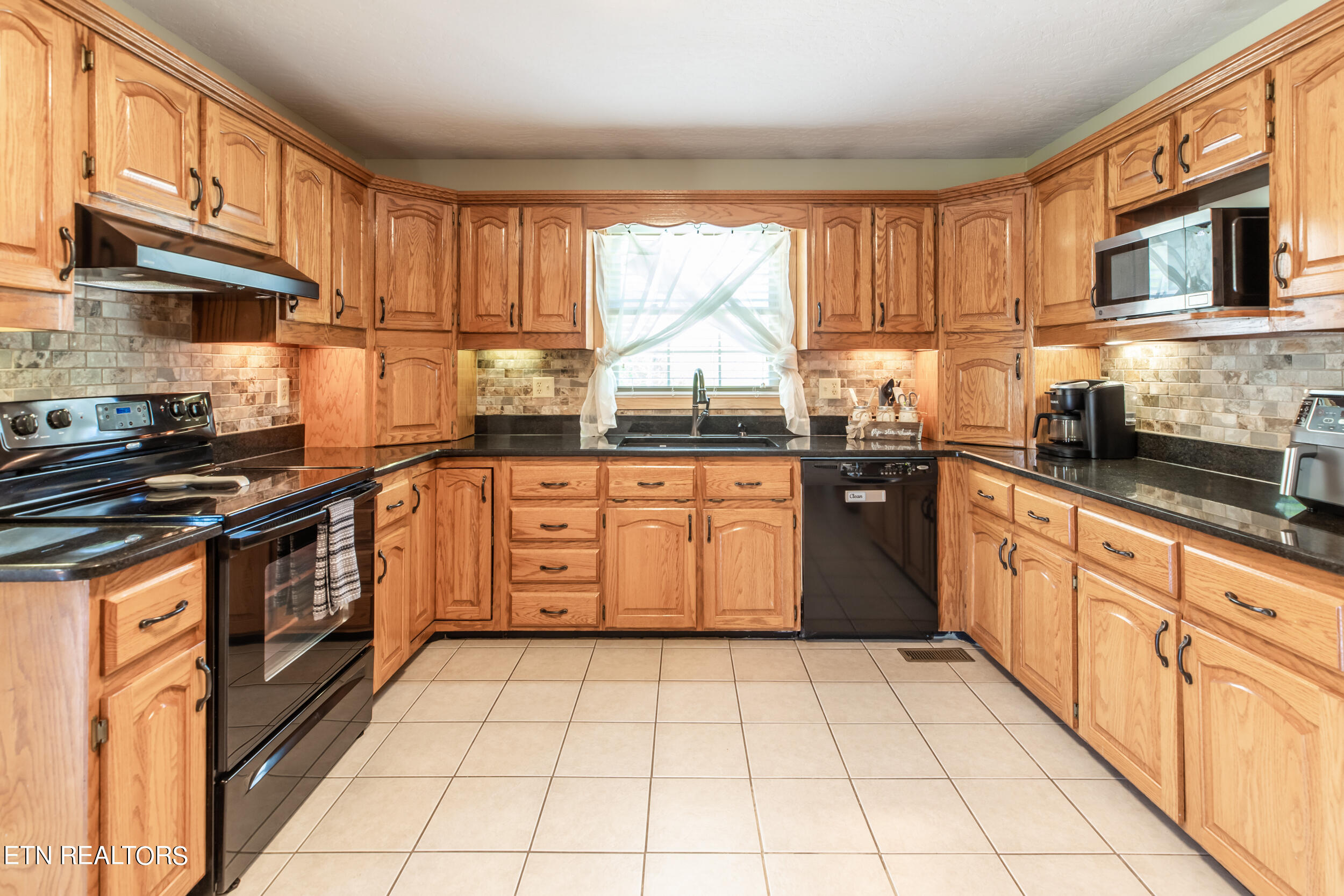 154 E Meadowbrooke Lane, LaFollette