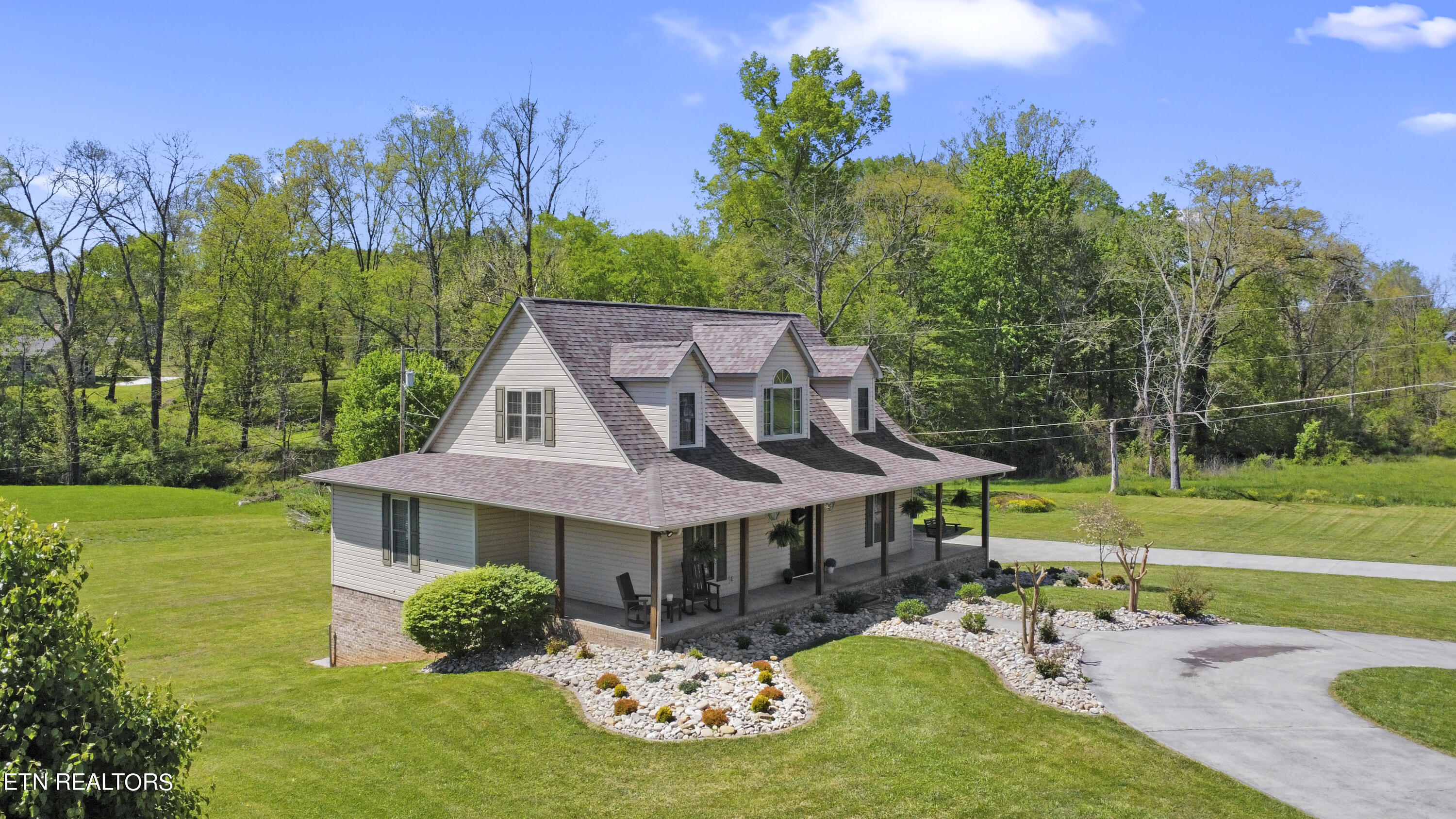 154 E Meadowbrooke Lane, LaFollette