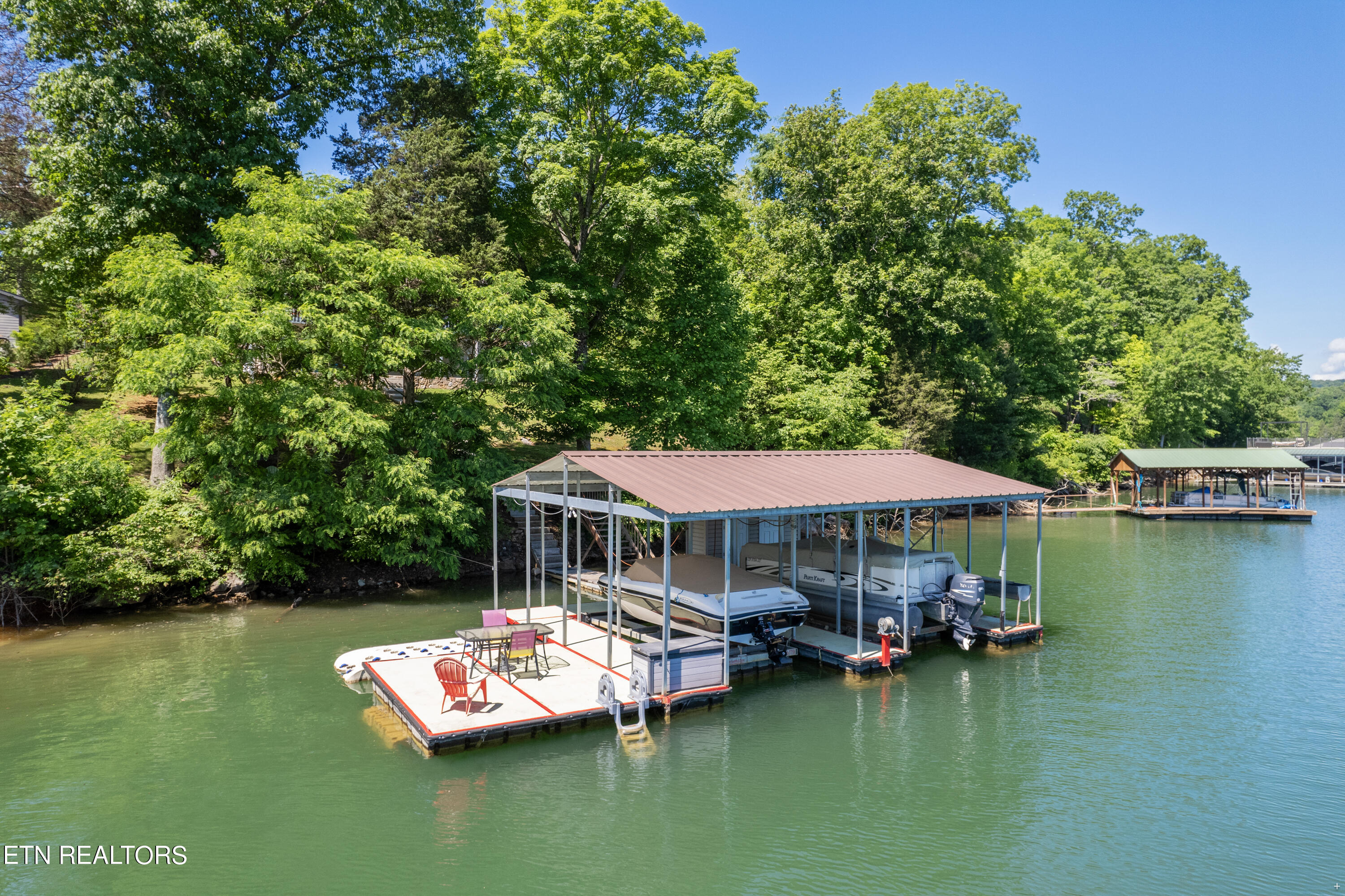 573 E Norris Point Rd, LaFollette