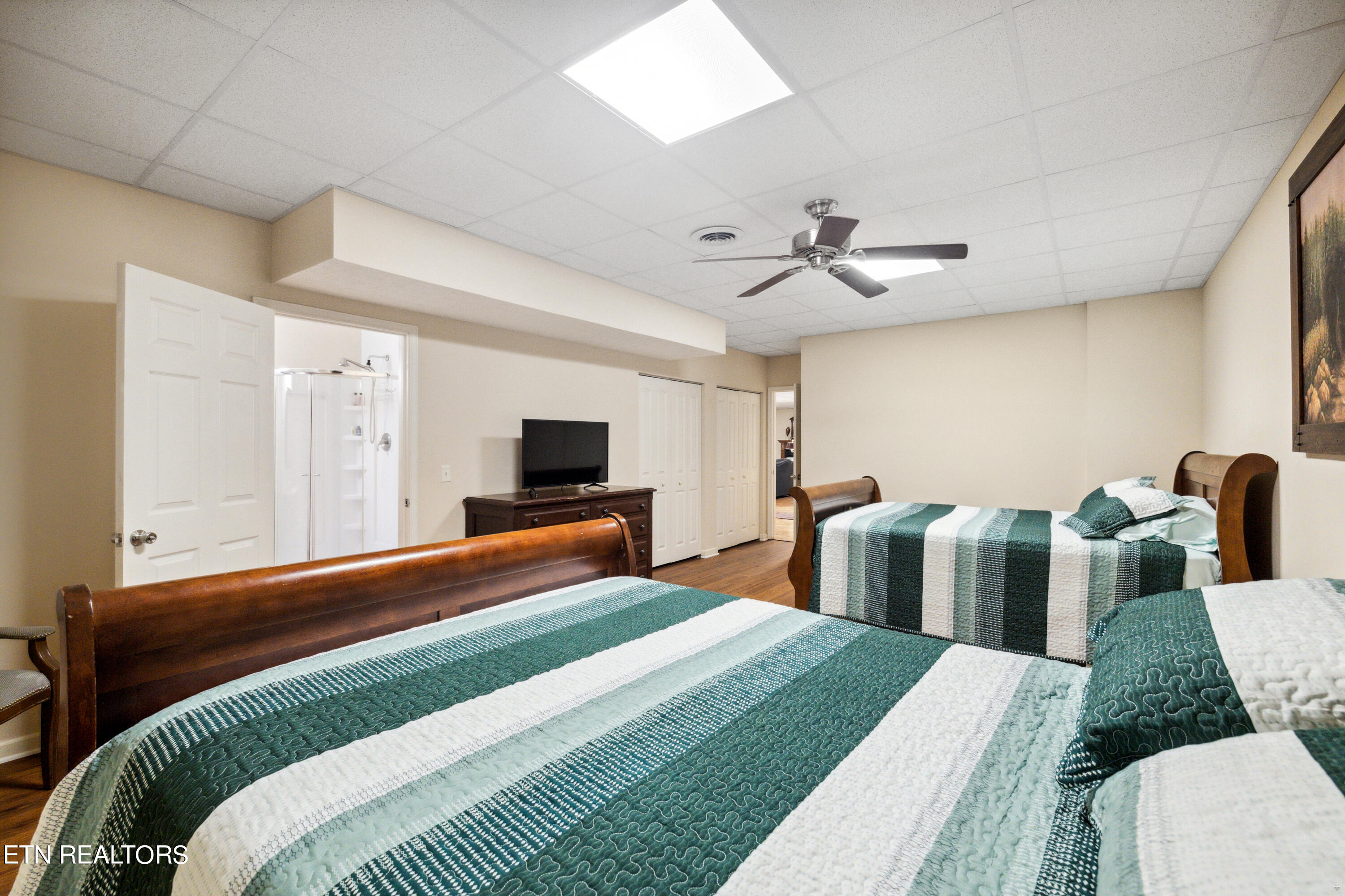 573 E Norris Point Rd, LaFollette