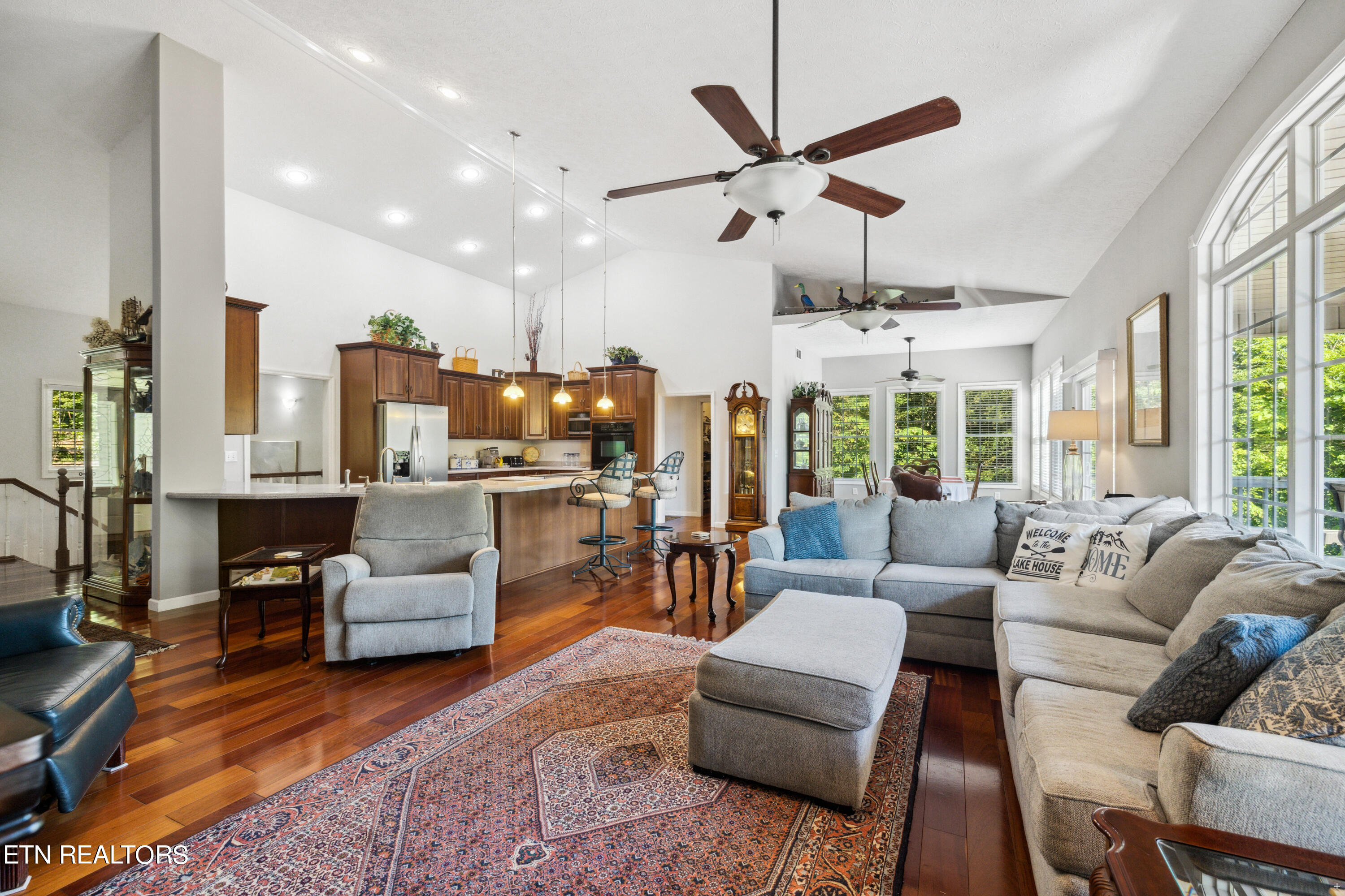 573 E Norris Point Rd, LaFollette