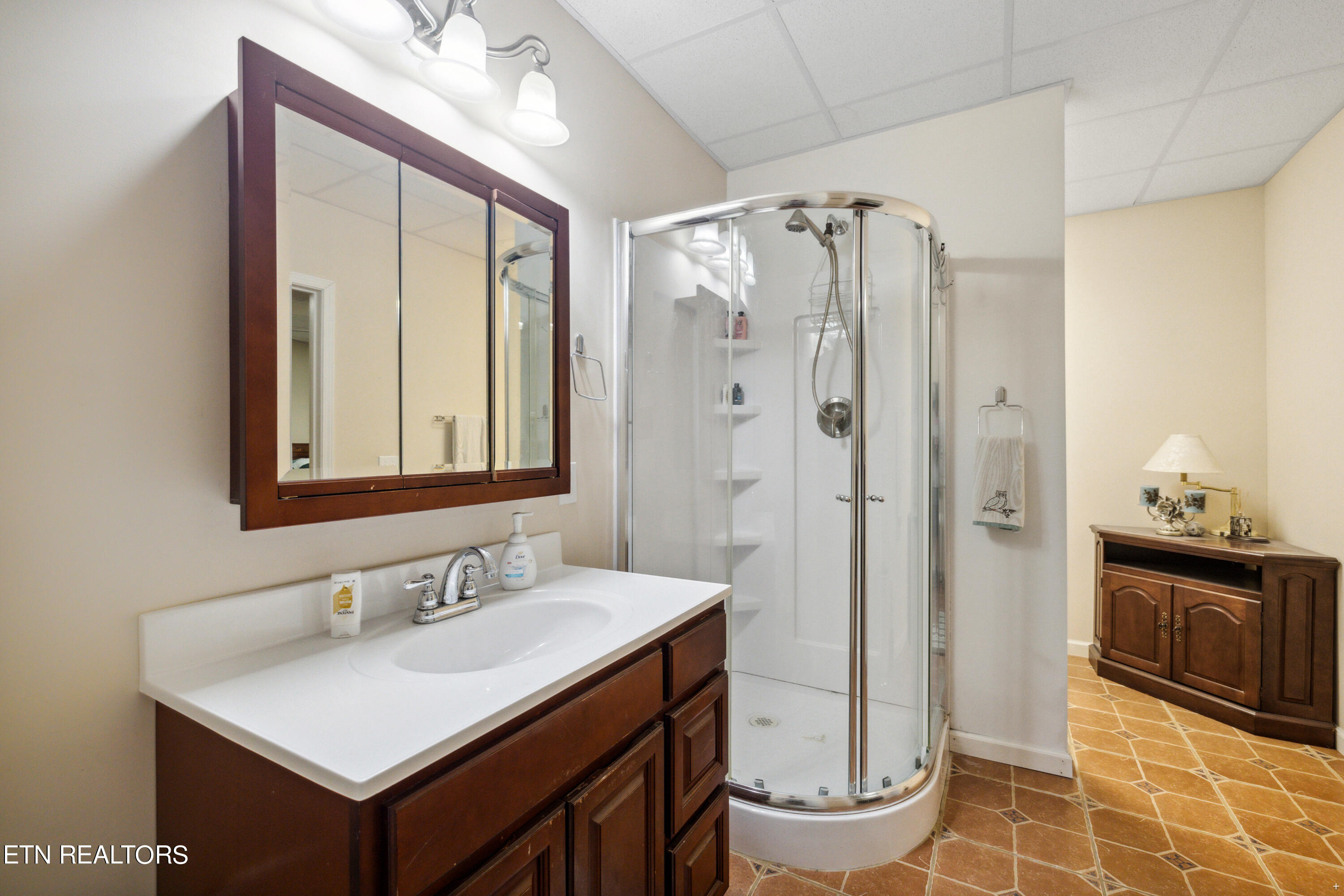 573 E Norris Point Rd, LaFollette