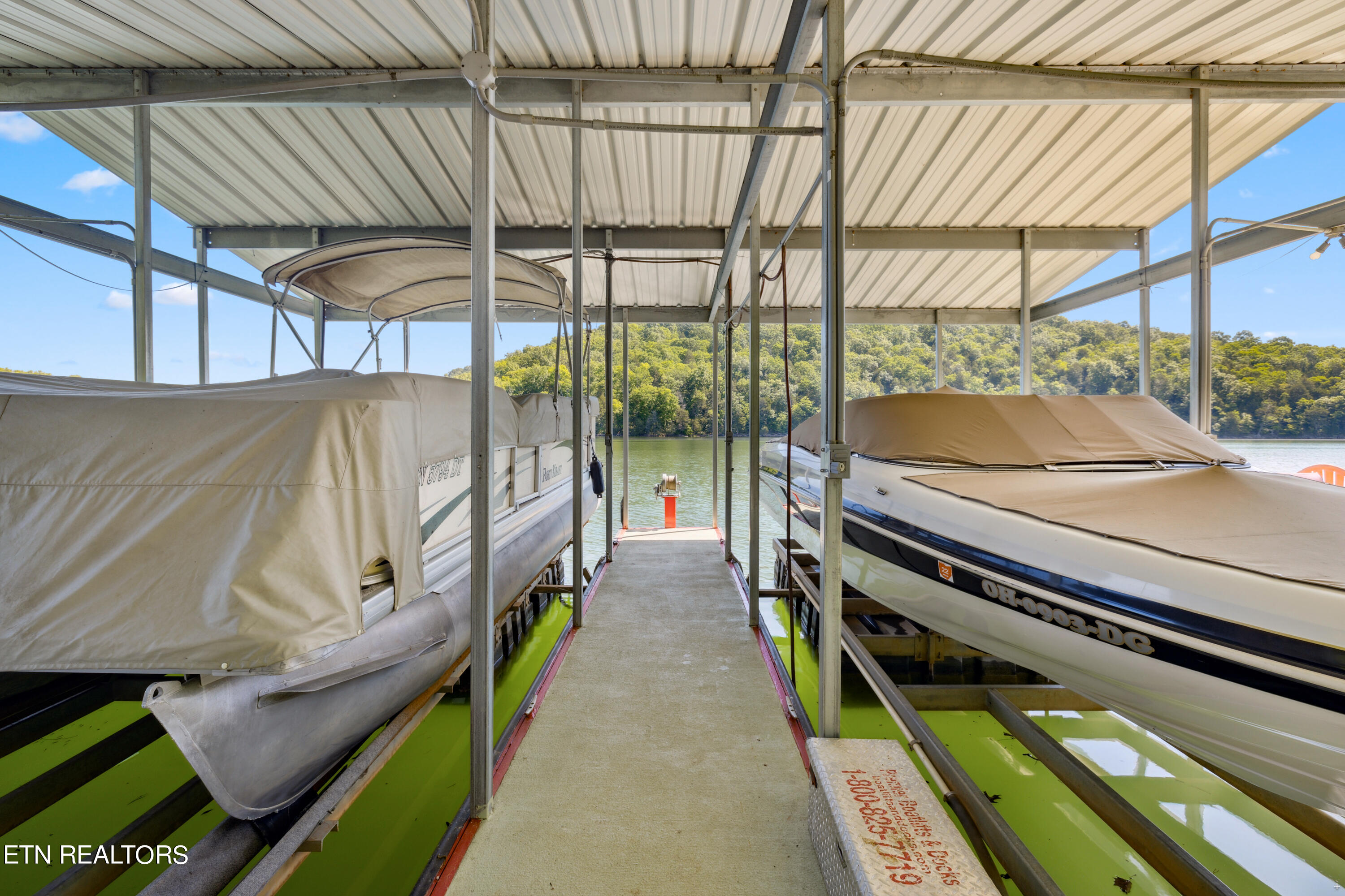 573 E Norris Point Rd, LaFollette