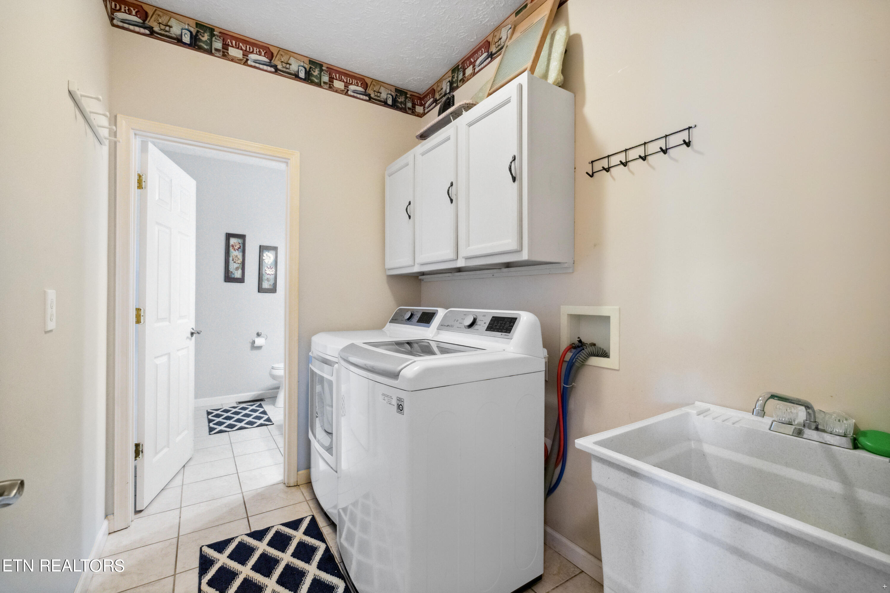 573 E Norris Point Rd, LaFollette