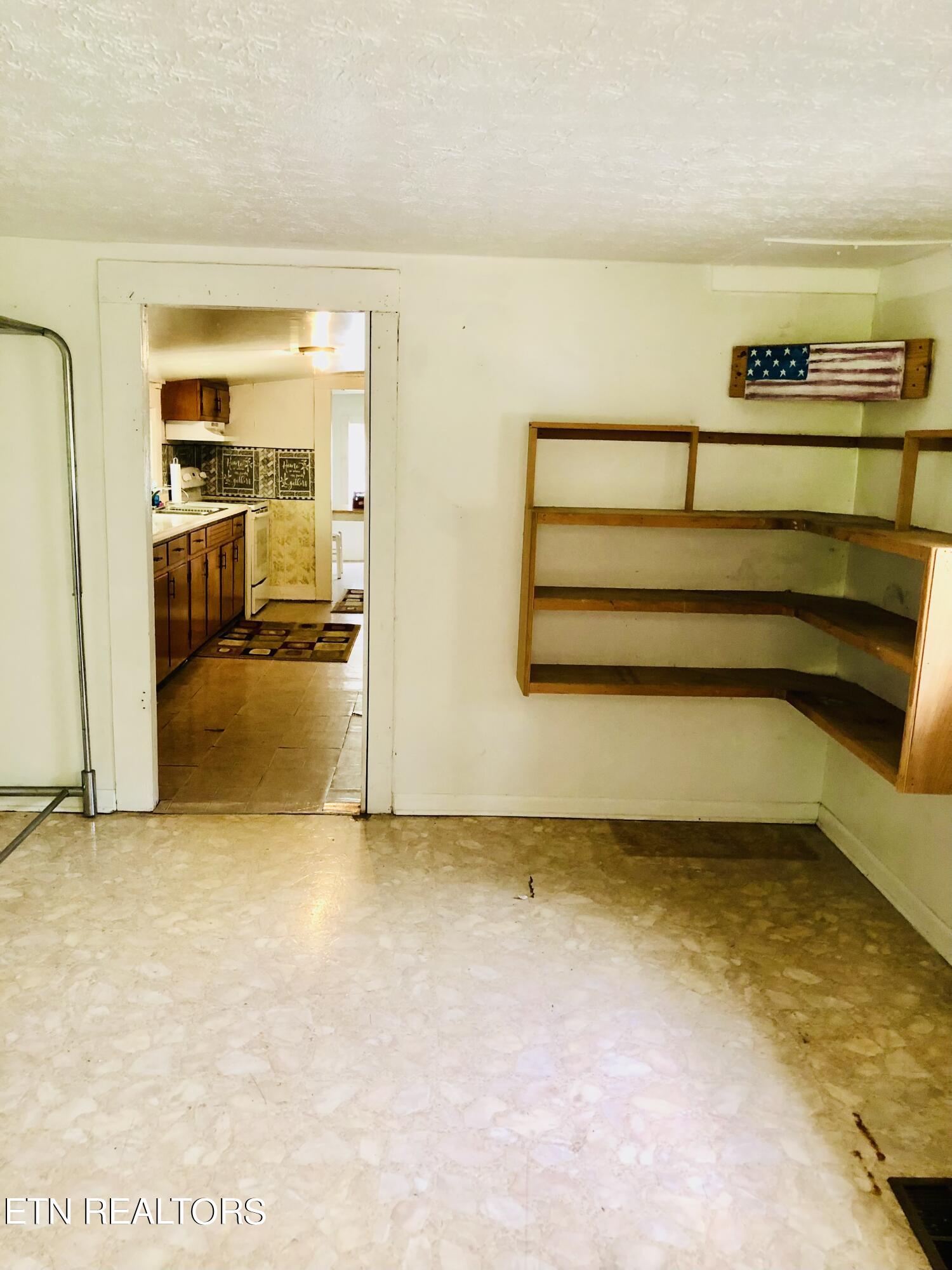 5044 Highway 25, LaFollette