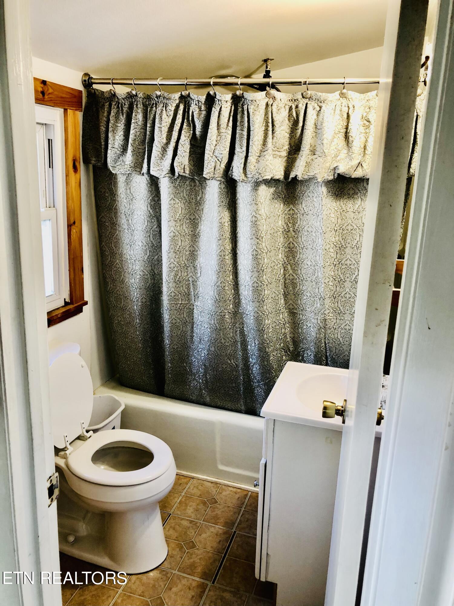 5044 Highway 25, LaFollette