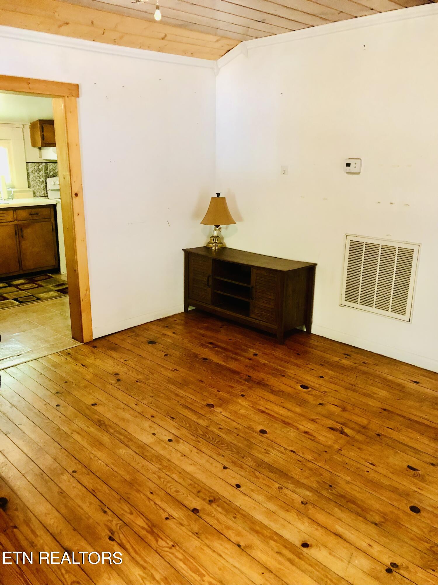 5044 Highway 25, LaFollette