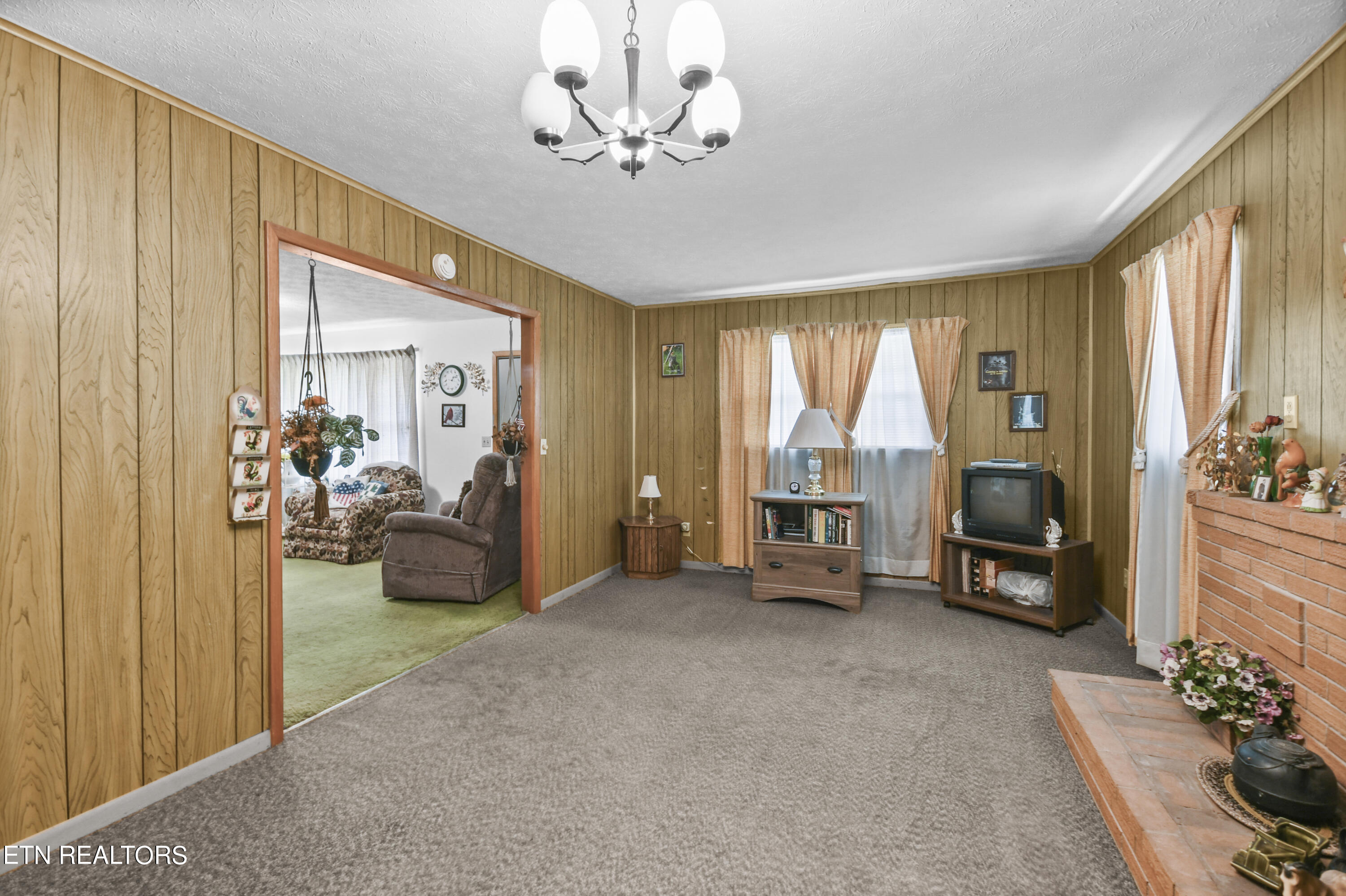 412 Wildwood Circle, LaFollette