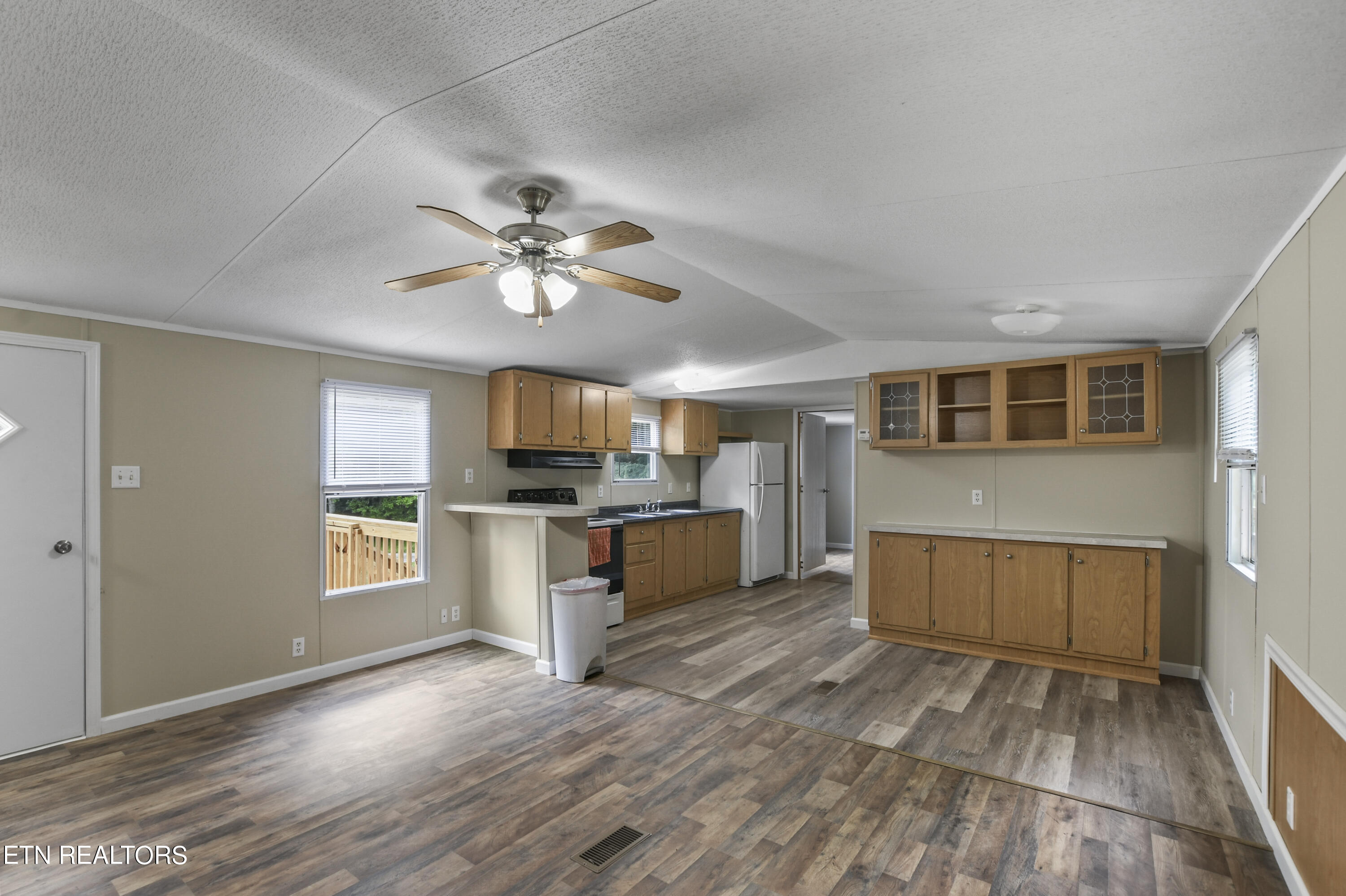 222 Kenwood Lane, LaFollette