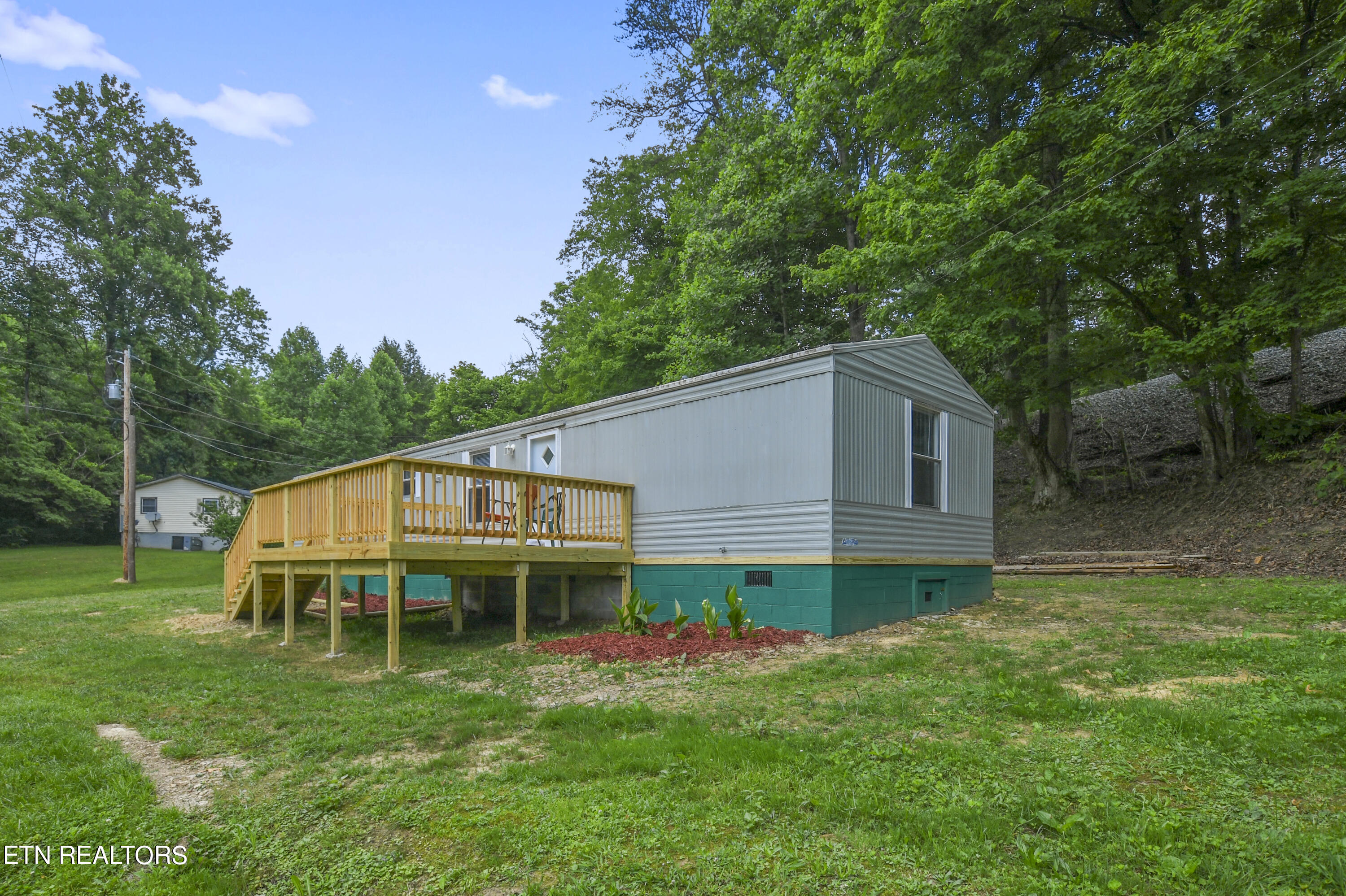 222 Kenwood Lane, LaFollette