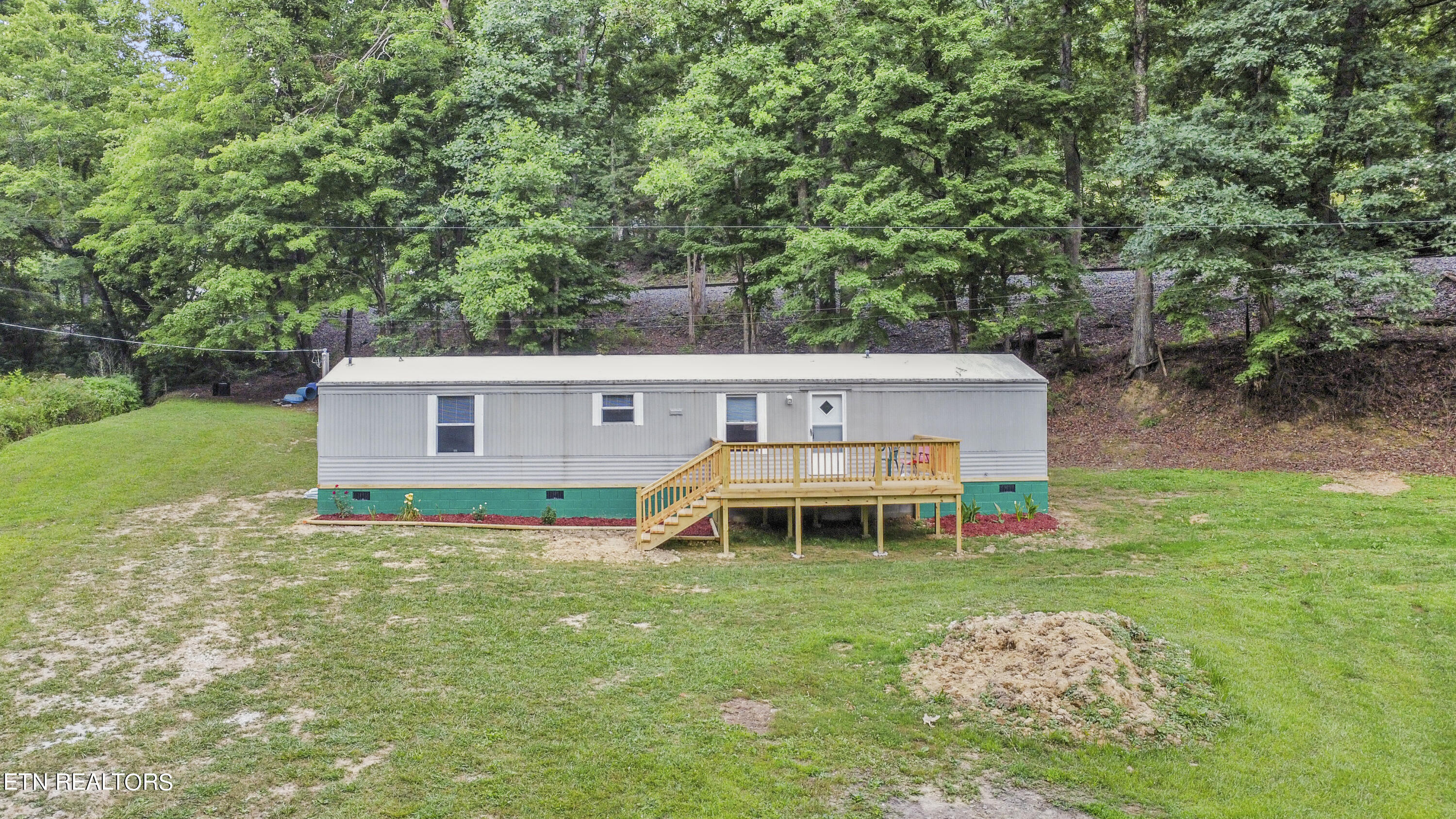 222 Kenwood Lane, LaFollette