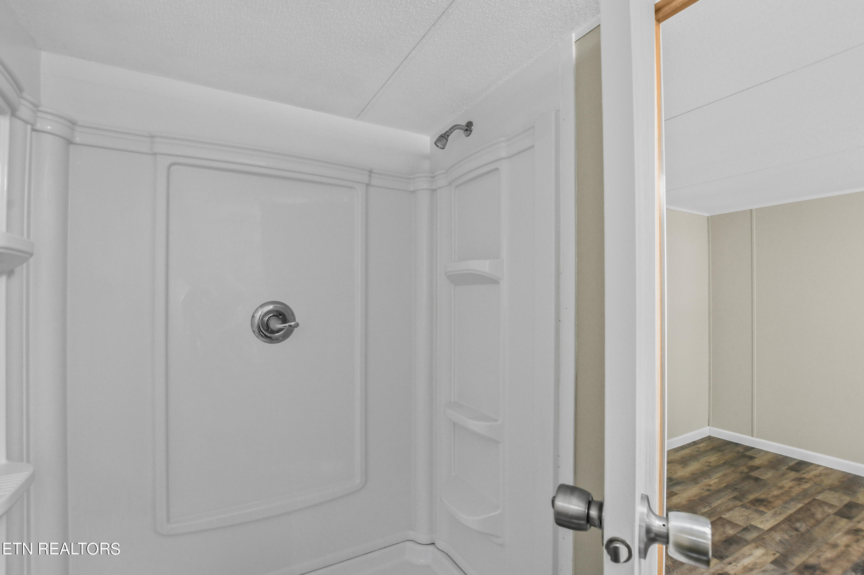 222 Kenwood Lane, LaFollette