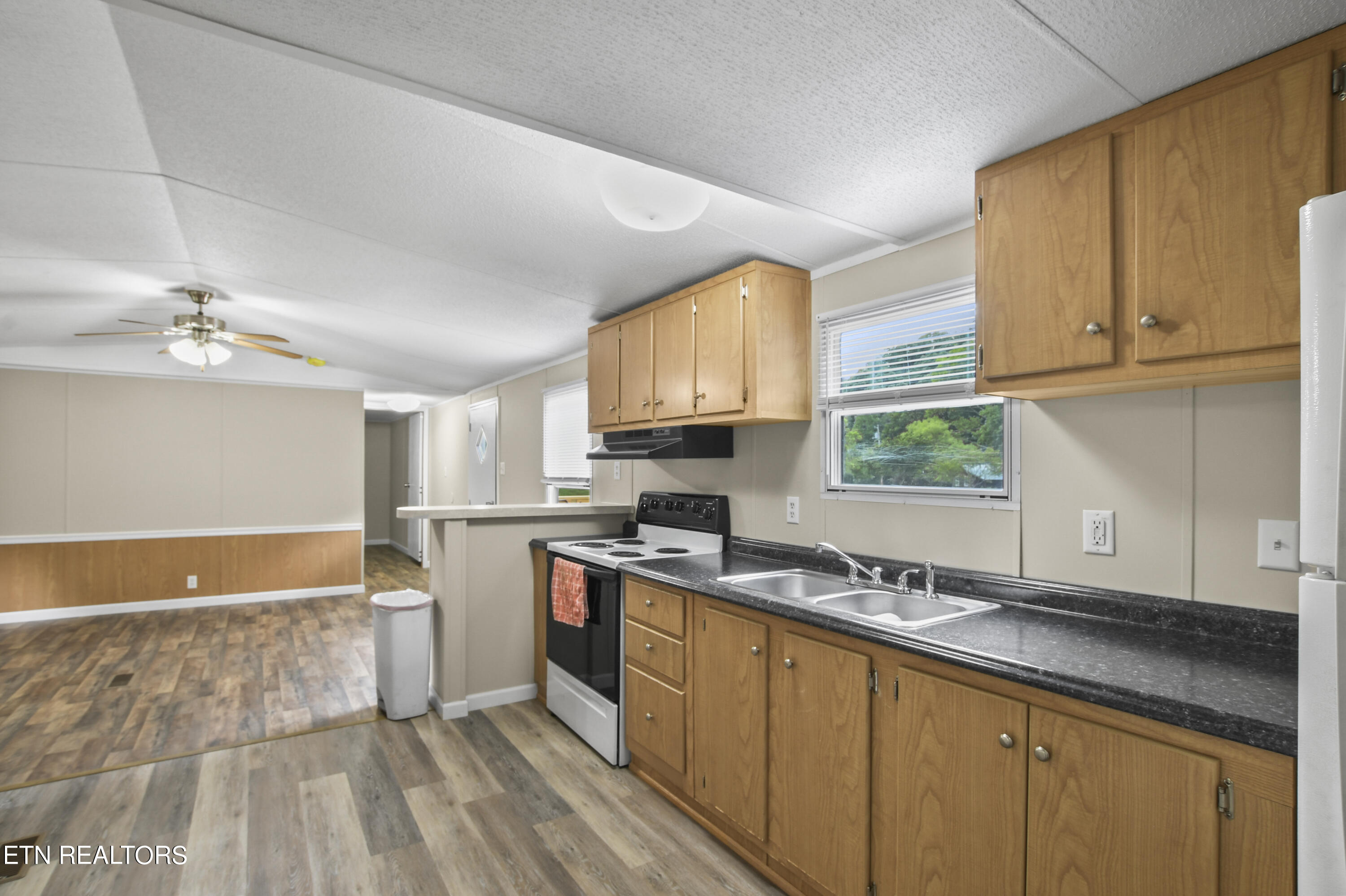 222 Kenwood Lane, LaFollette