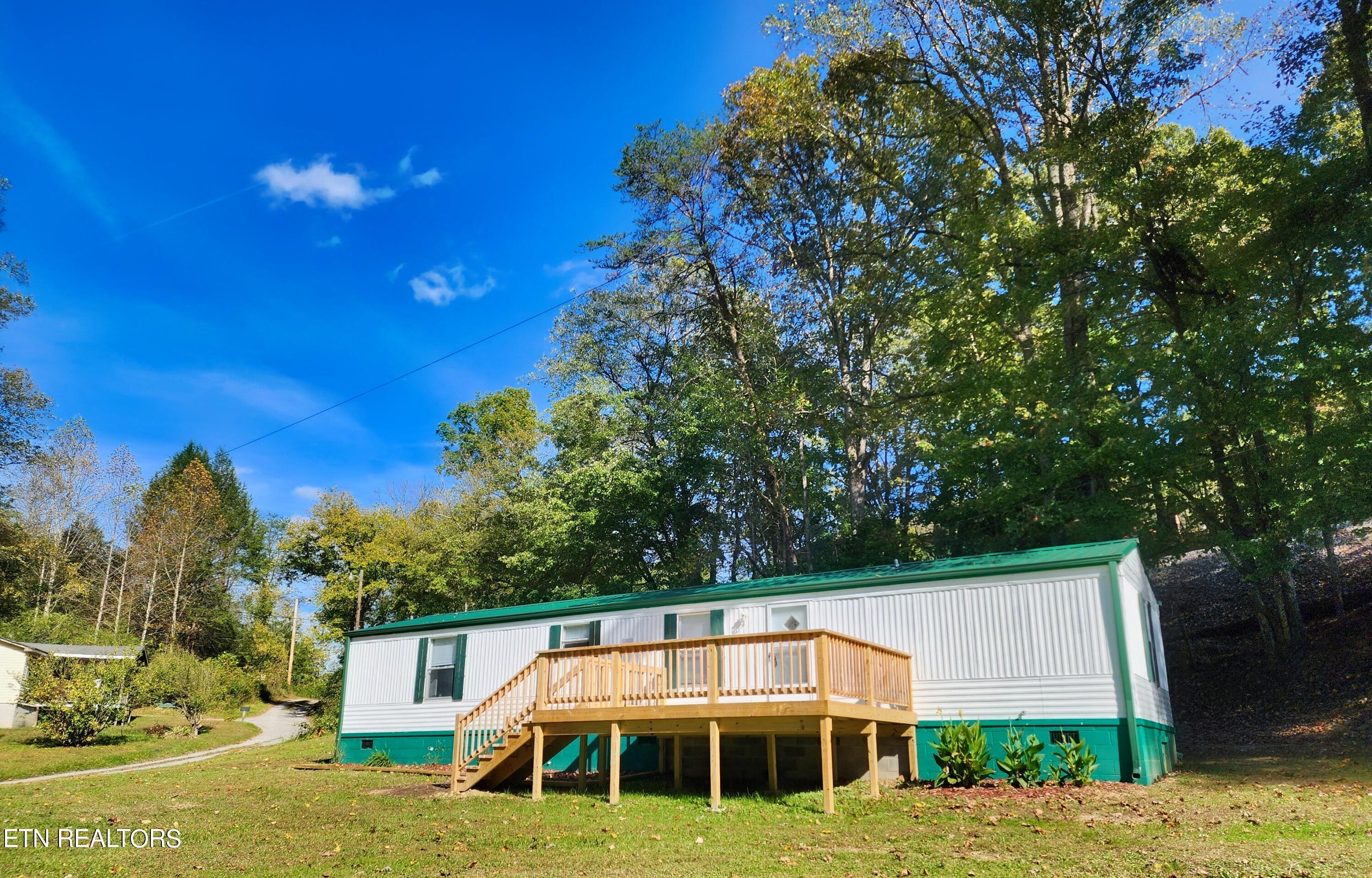 222 Kenwood Lane, LaFollette