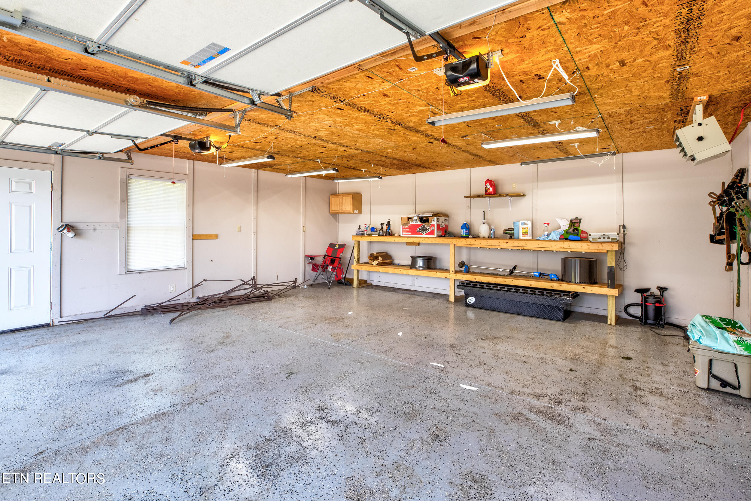 210 Sandy Circle, LaFollette