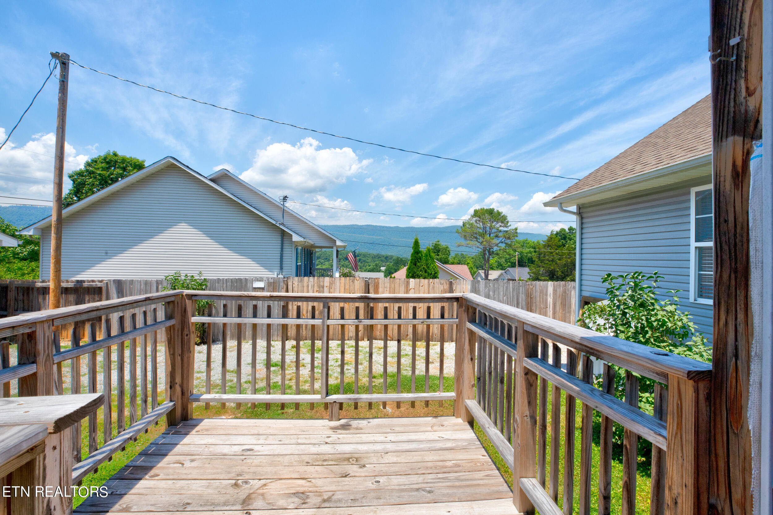 210 Sandy Circle, LaFollette