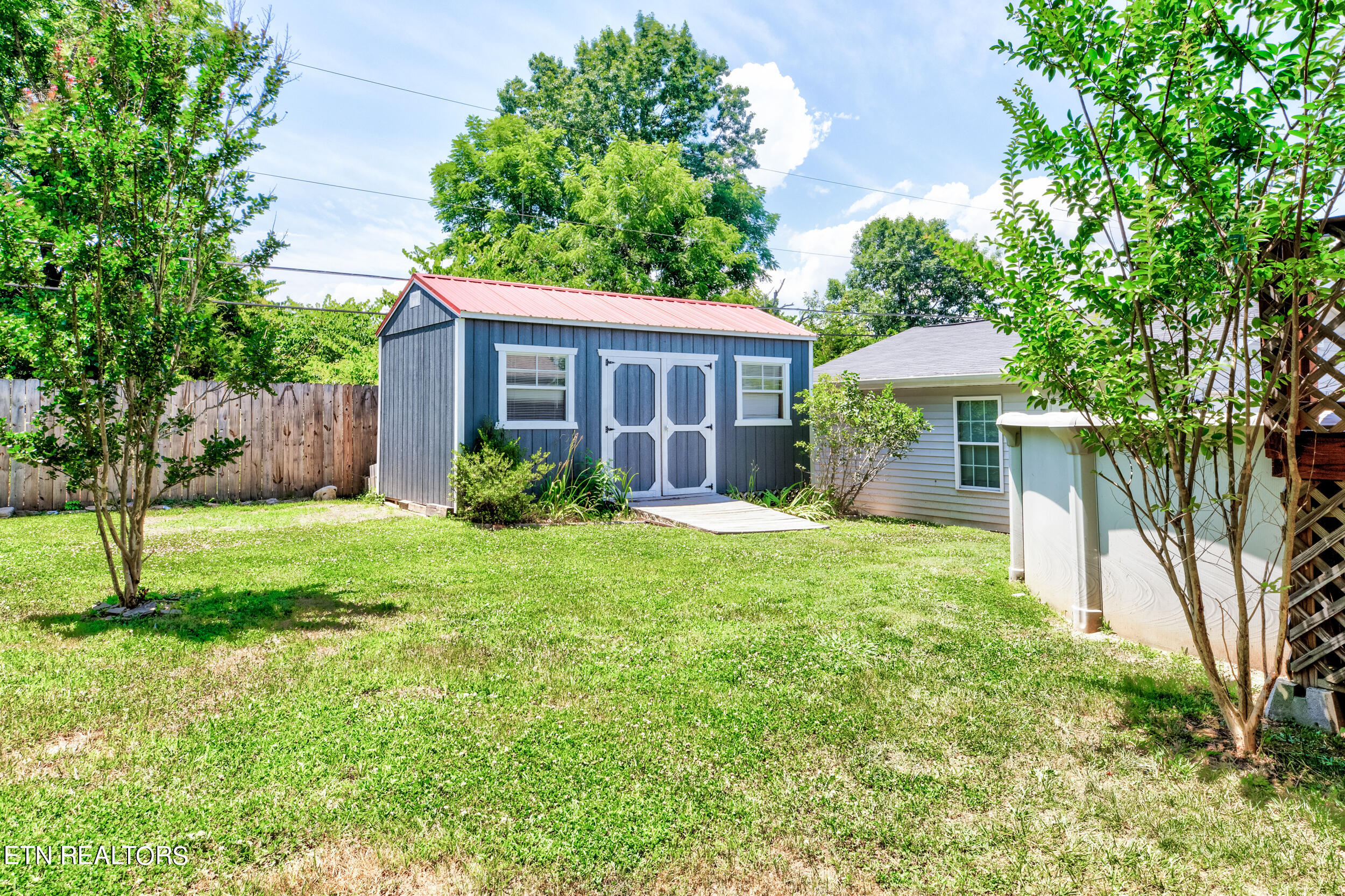 210 Sandy Circle, LaFollette