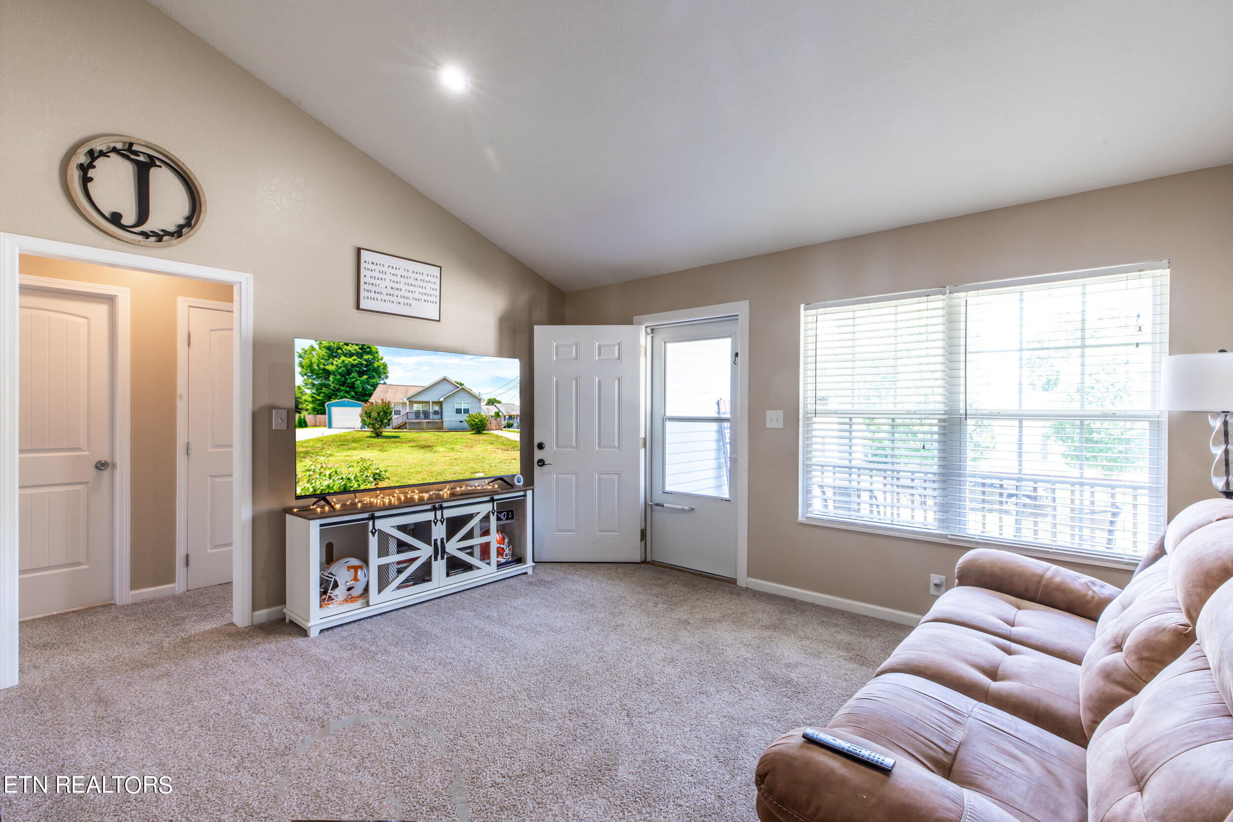 210 Sandy Circle, LaFollette