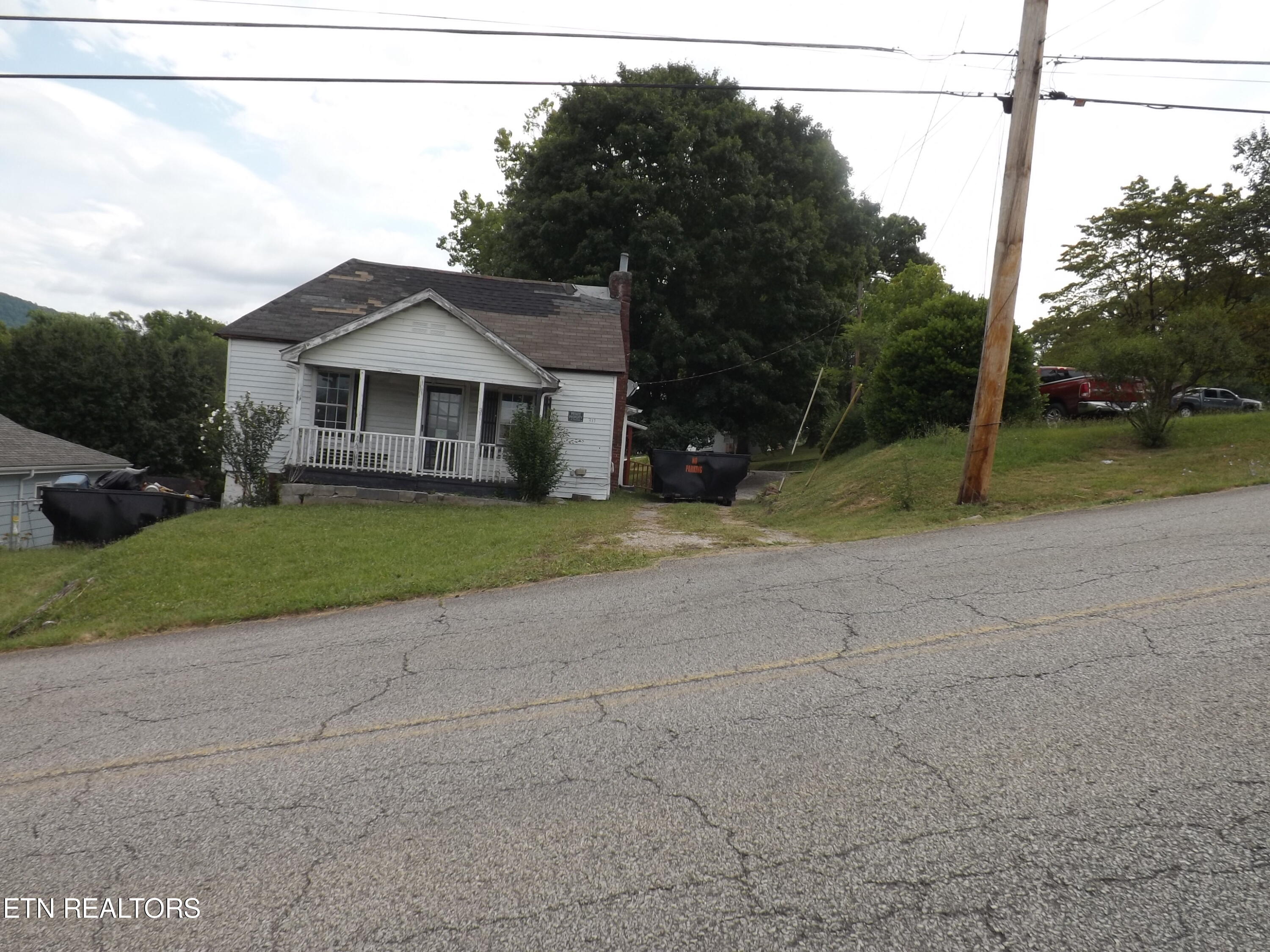 311 S CUMBERLAND Ave, LaFollette