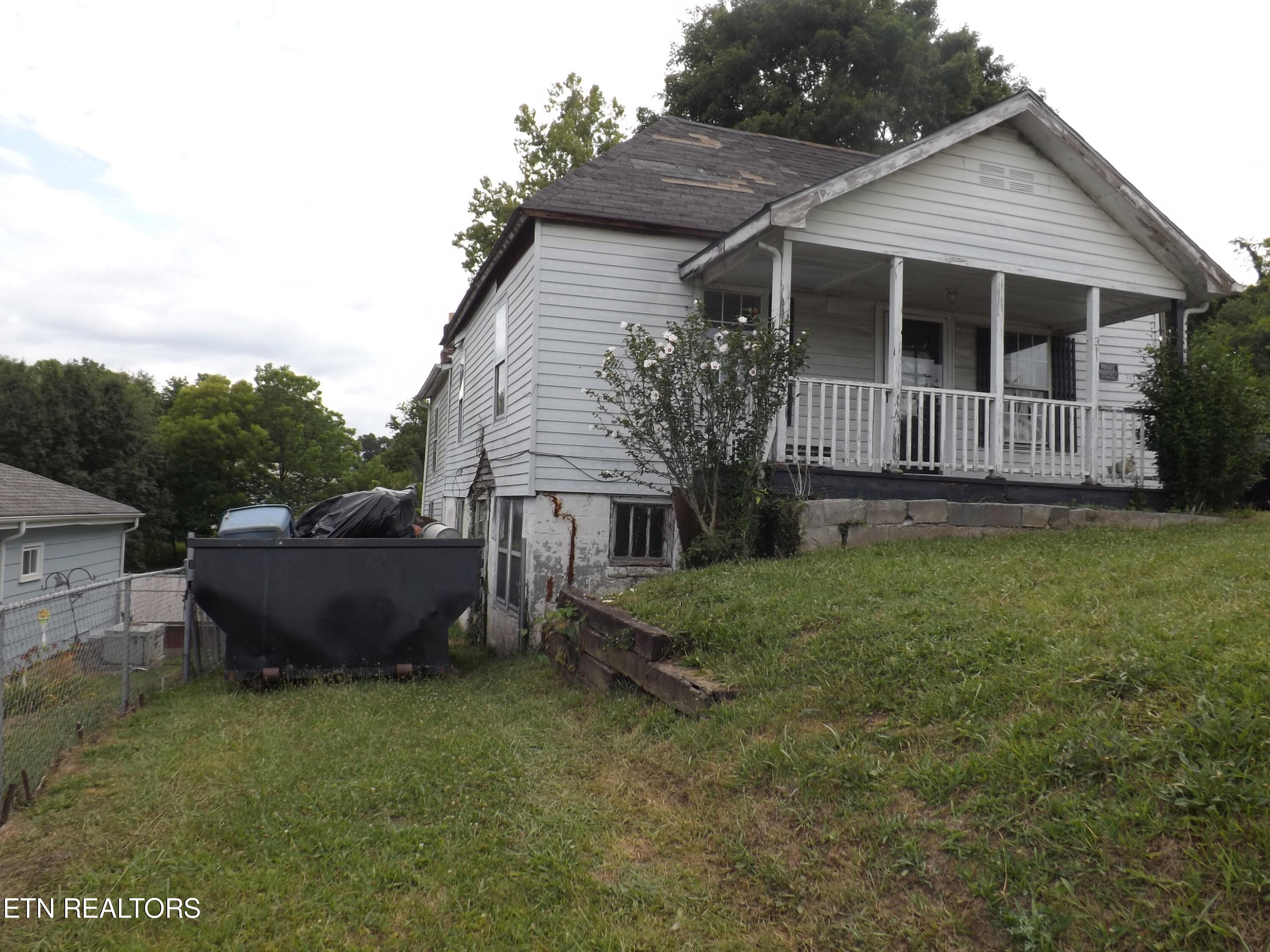 311 S CUMBERLAND Ave, LaFollette