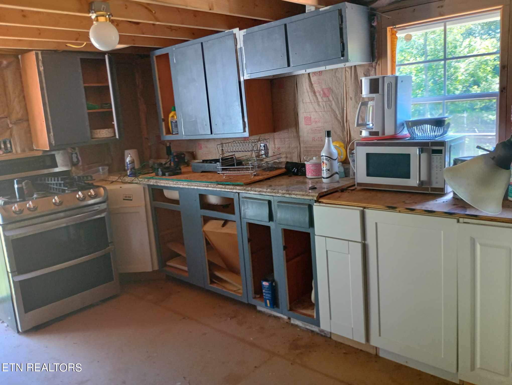 1037 Little Valley Rd