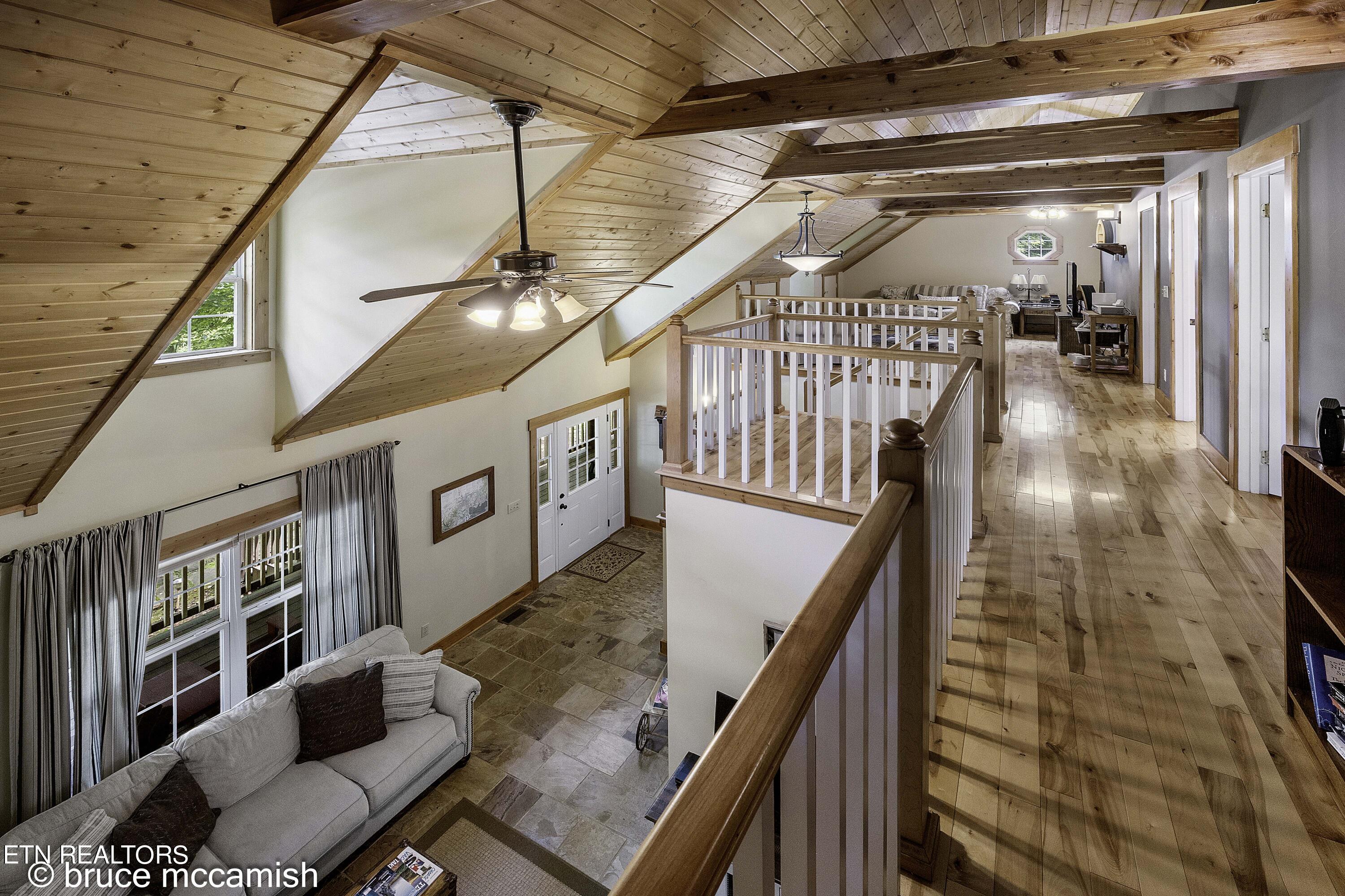 536 E Norris Point Rd, LaFollette