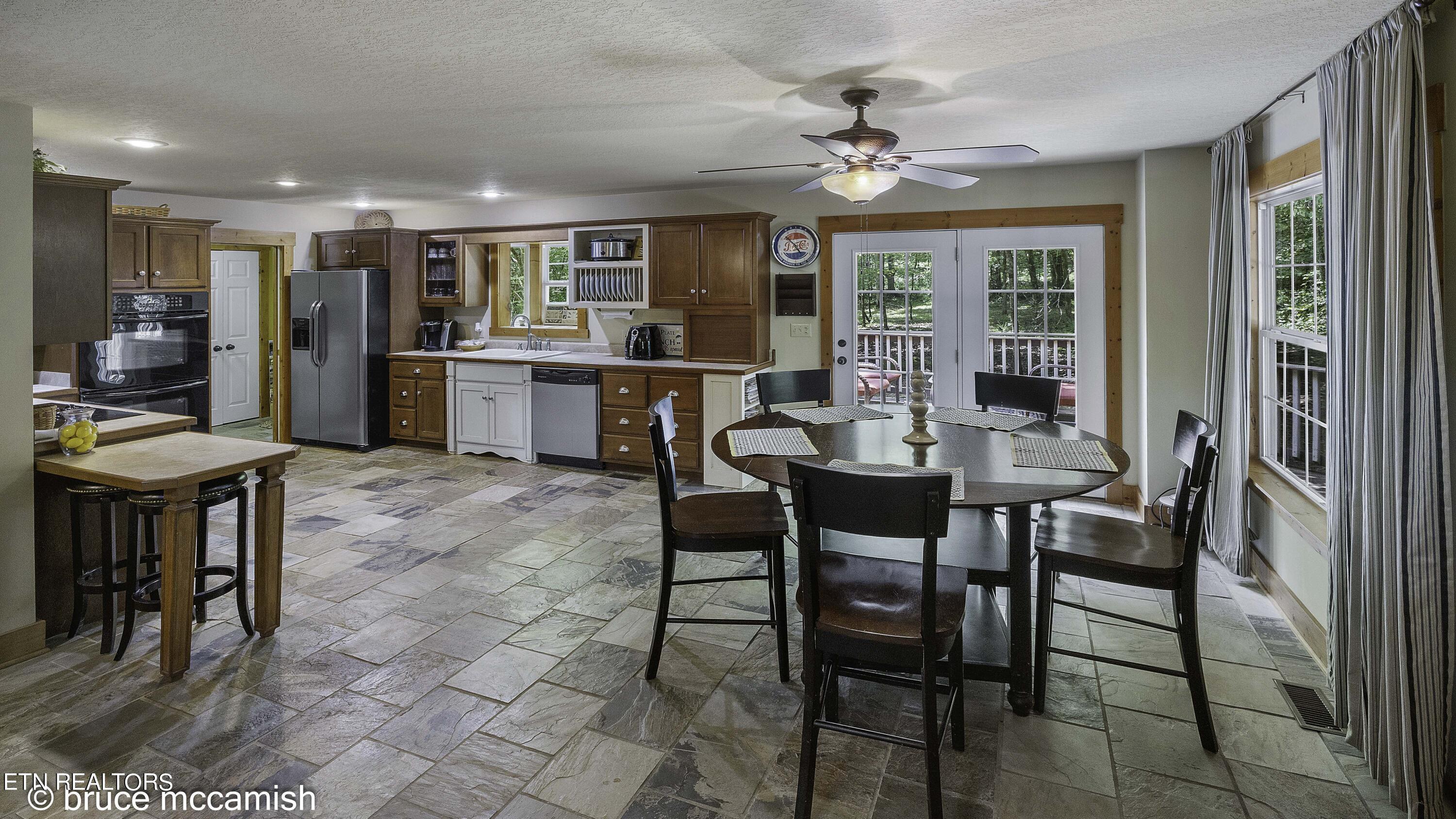 536 E Norris Point Rd, LaFollette