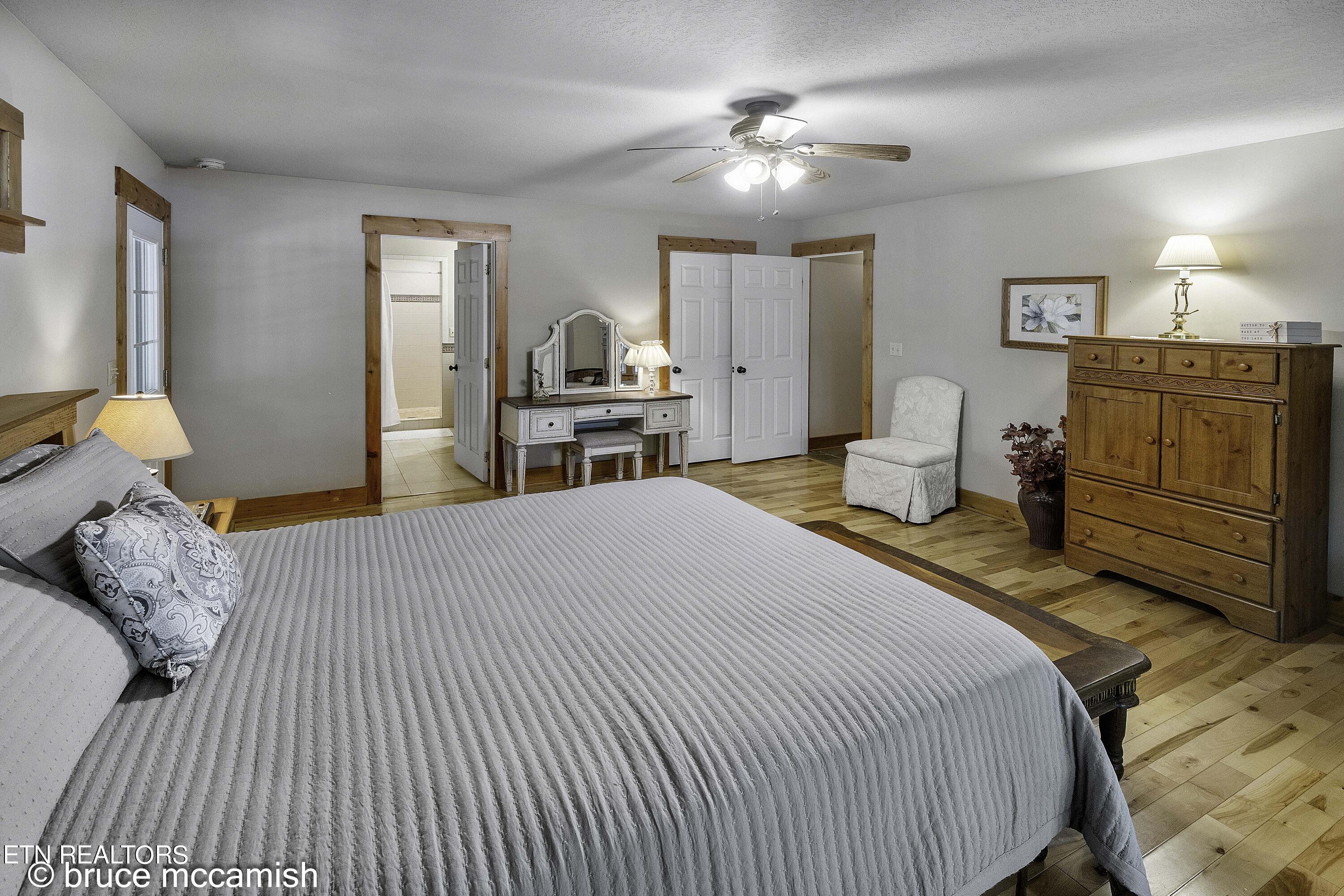 536 E Norris Point Rd, LaFollette