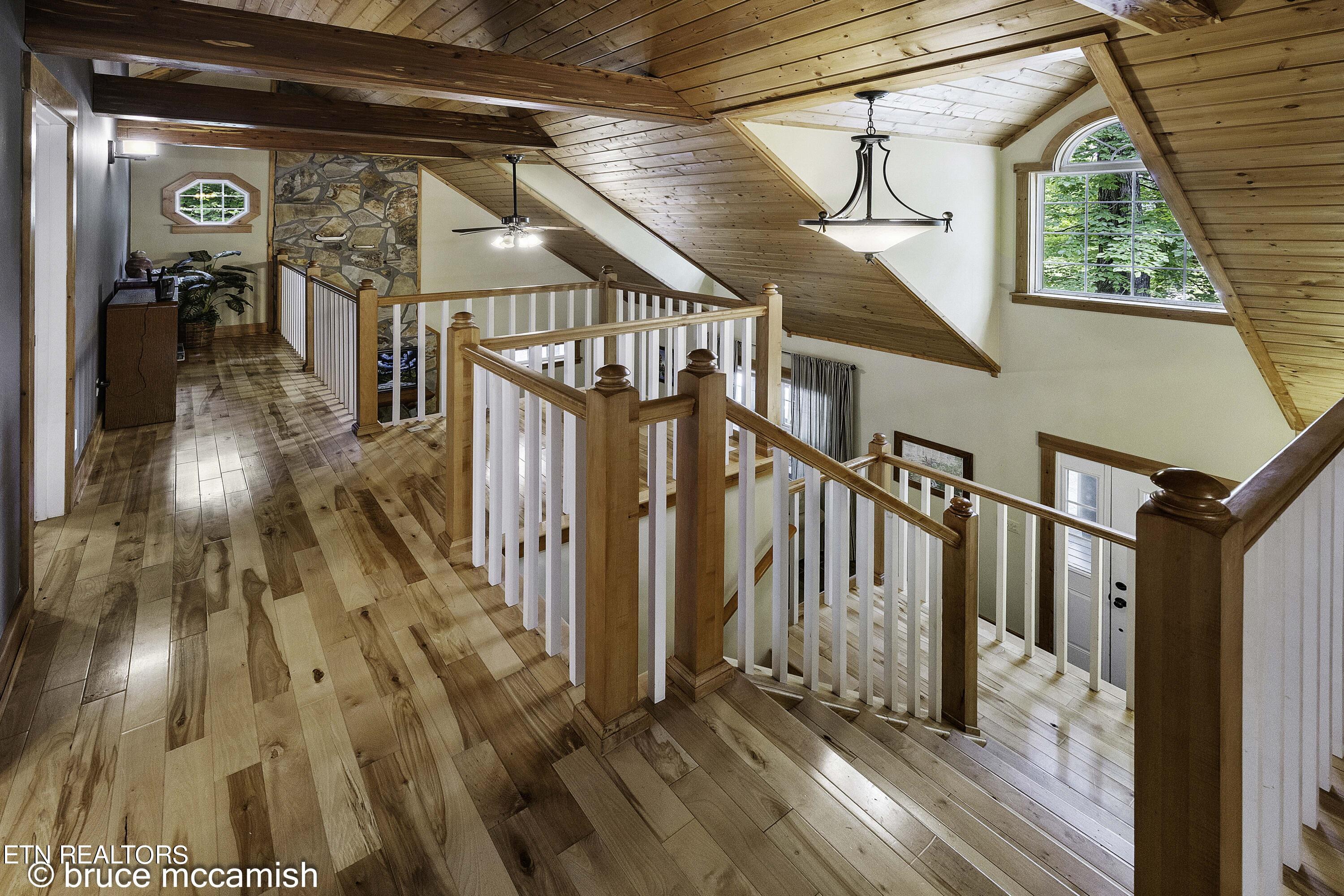 536 E Norris Point Rd, LaFollette