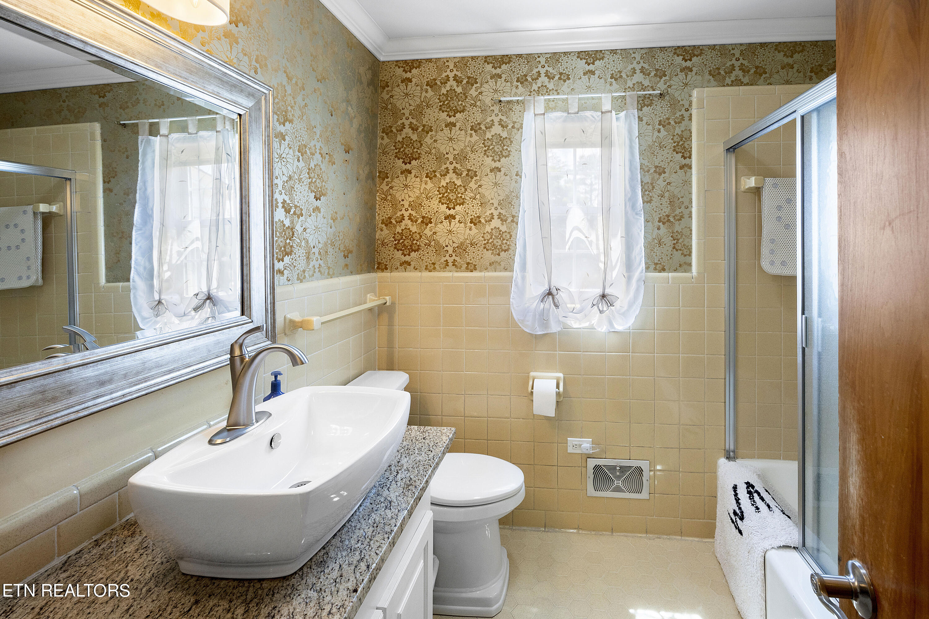 704 Claiborne Rd, LaFollette