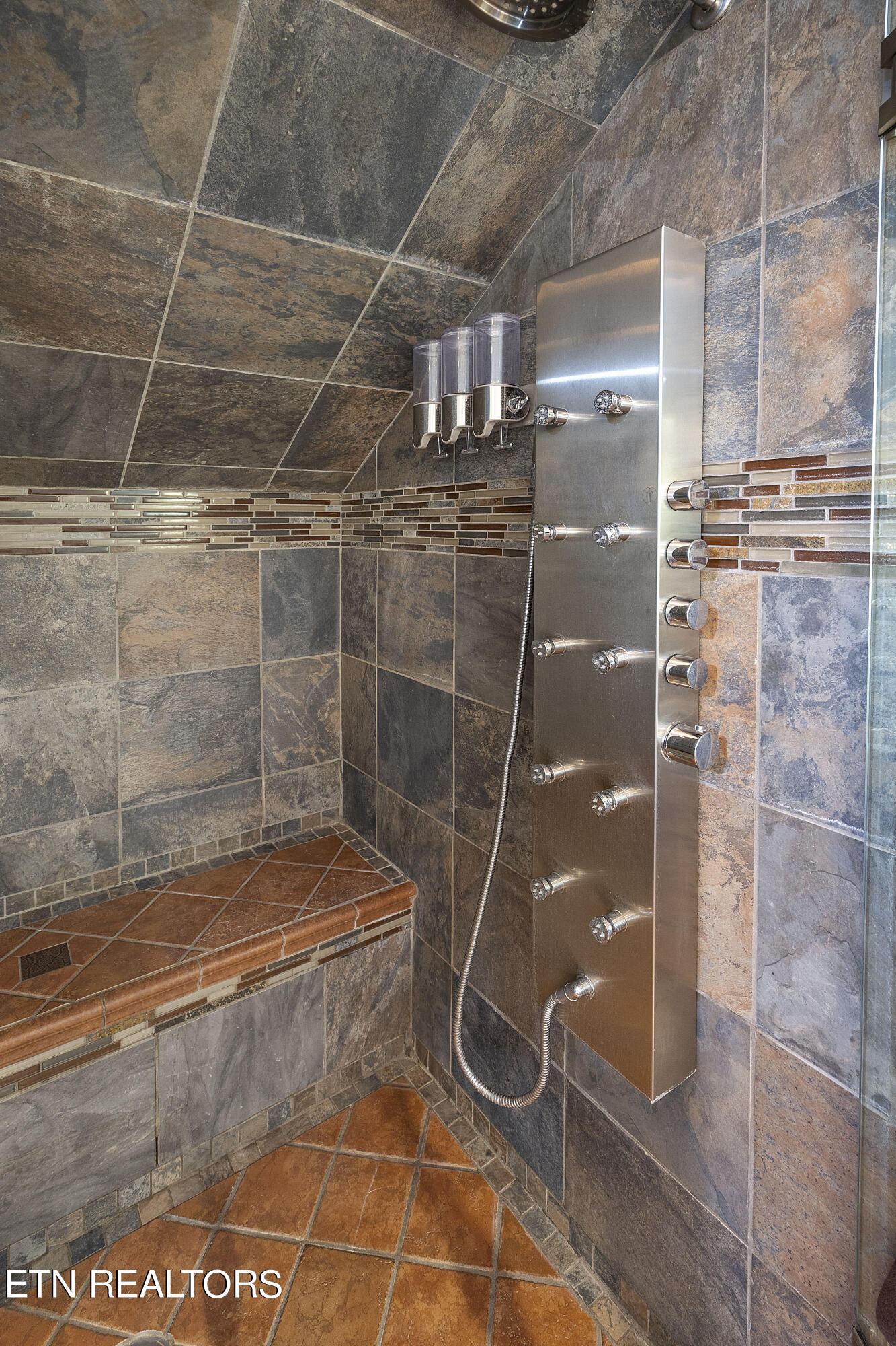 704 Claiborne Rd, LaFollette