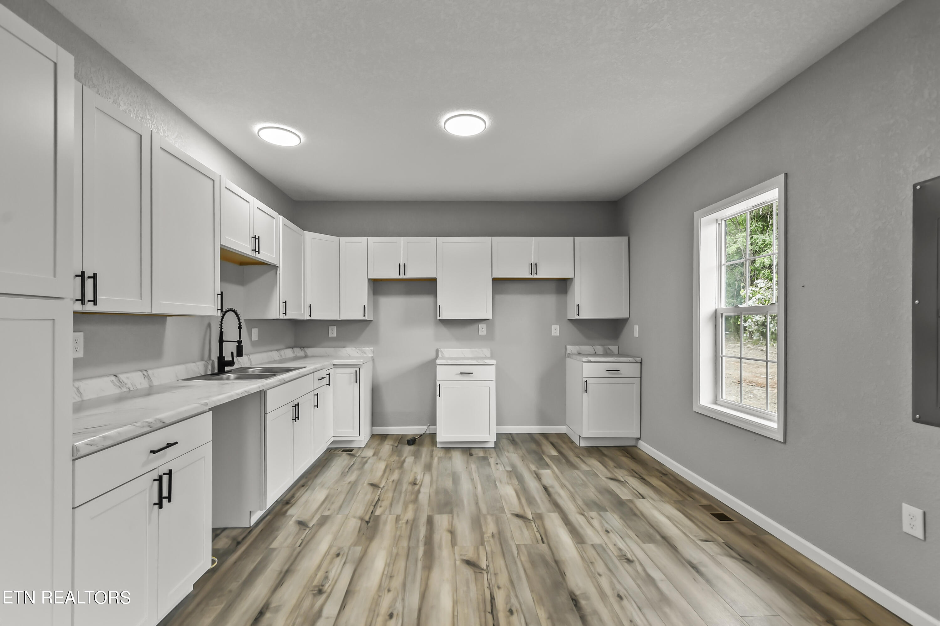 410 W Walden St, LaFollette