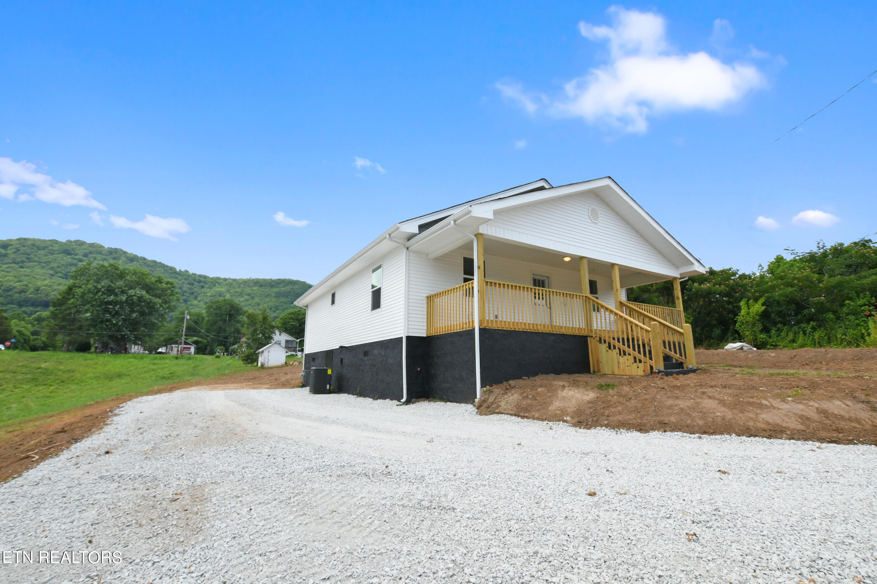 410 W Walden St, LaFollette