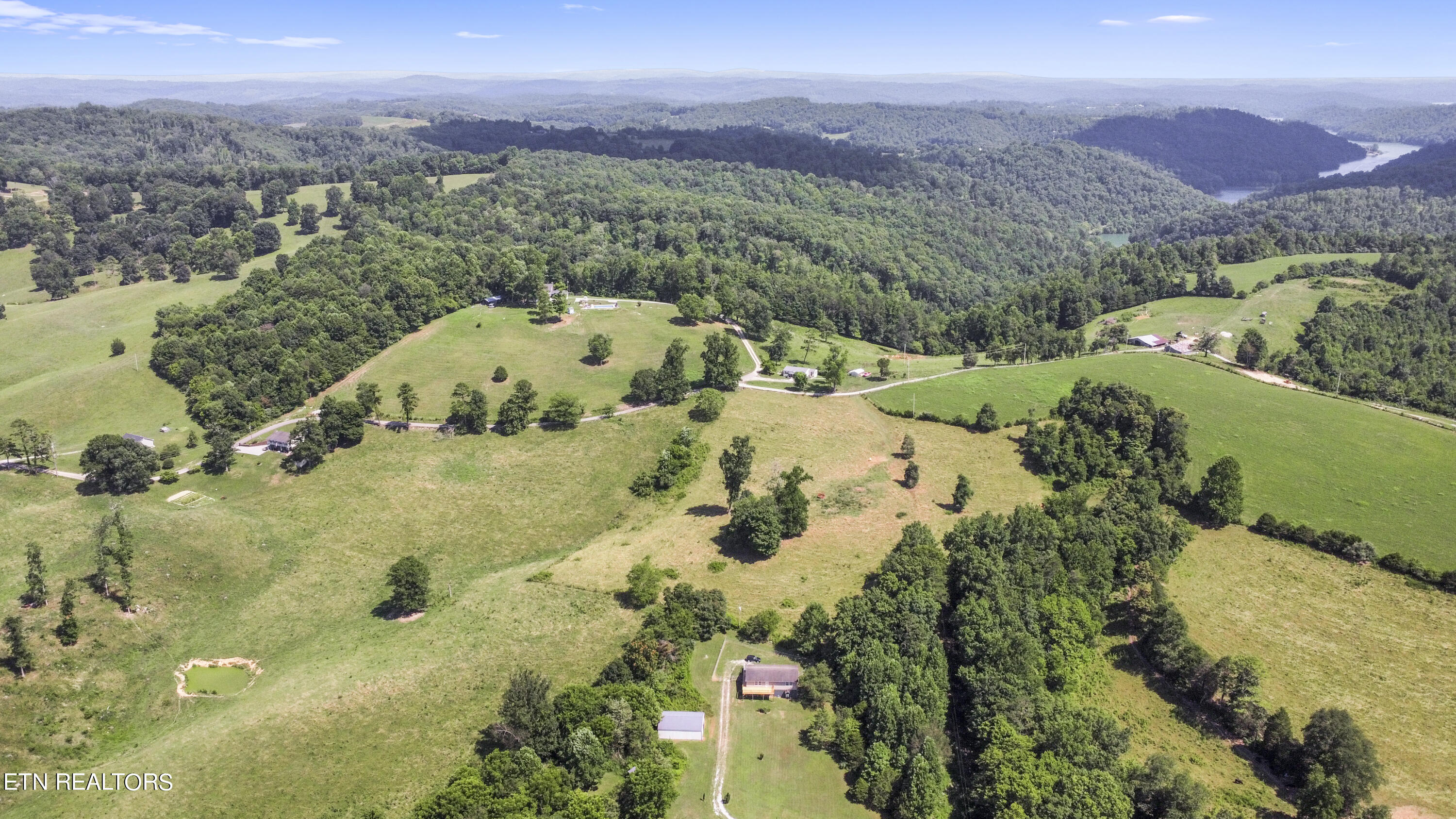 360 Cross Creek Lane Lane, LaFollette