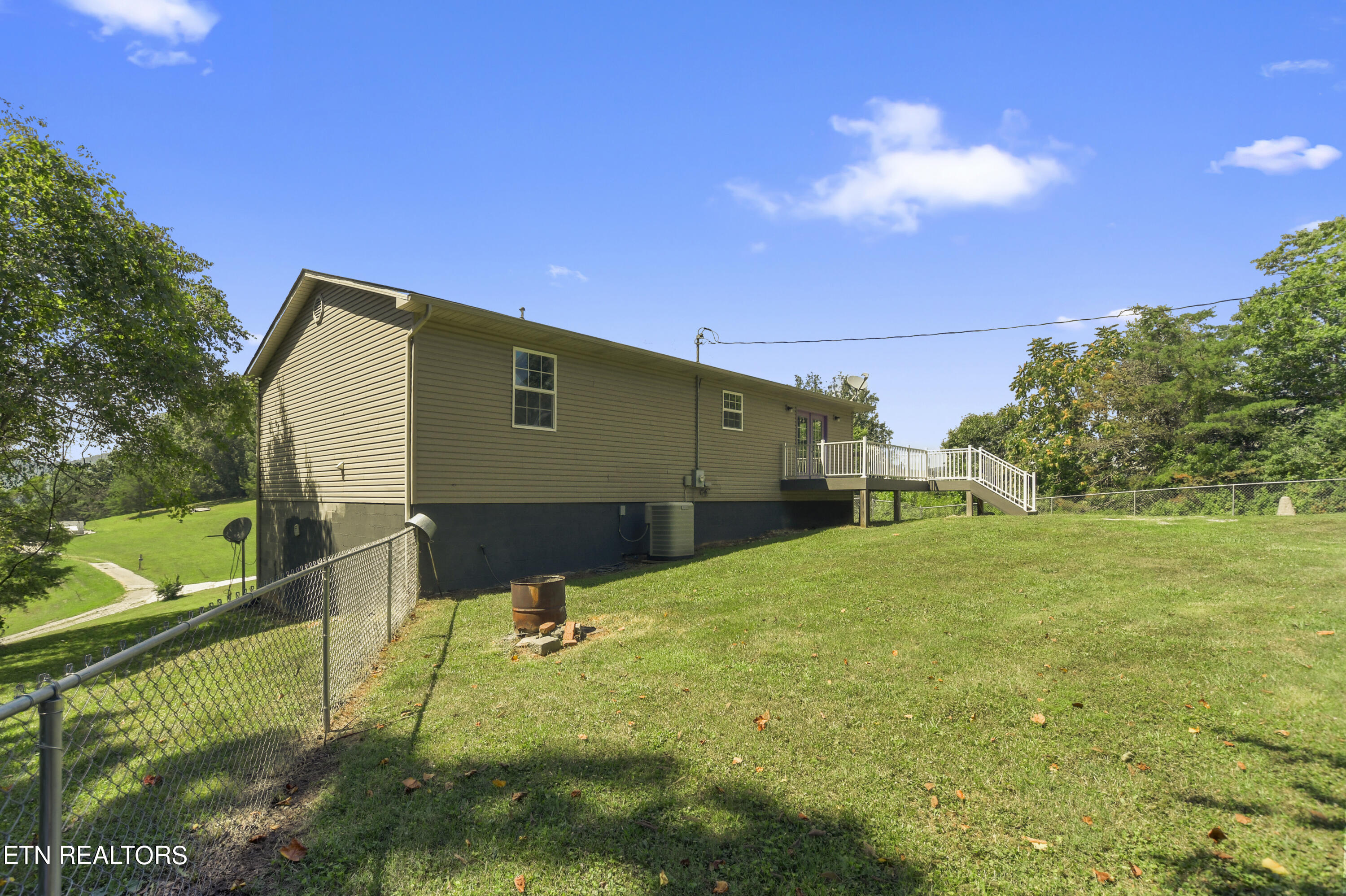 360 Cross Creek Lane Lane, LaFollette