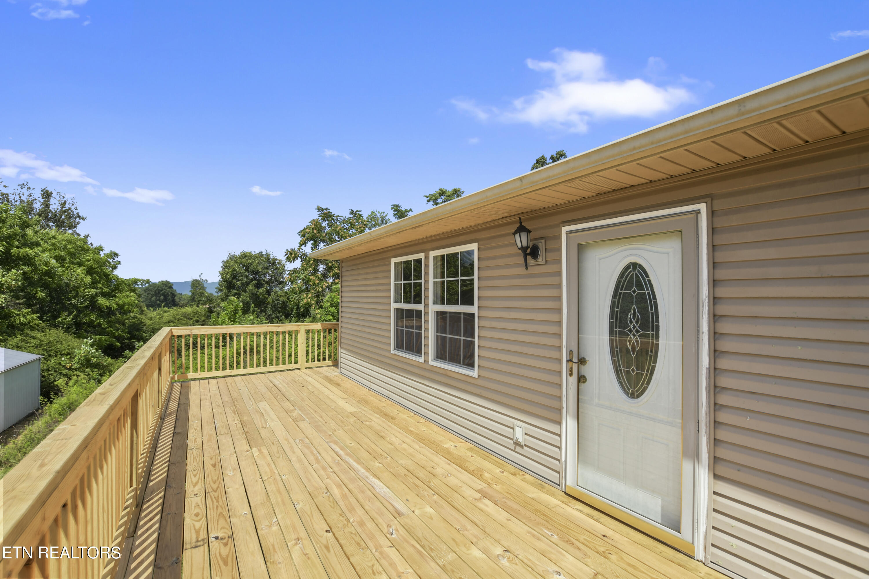 360 Cross Creek Lane Lane, LaFollette