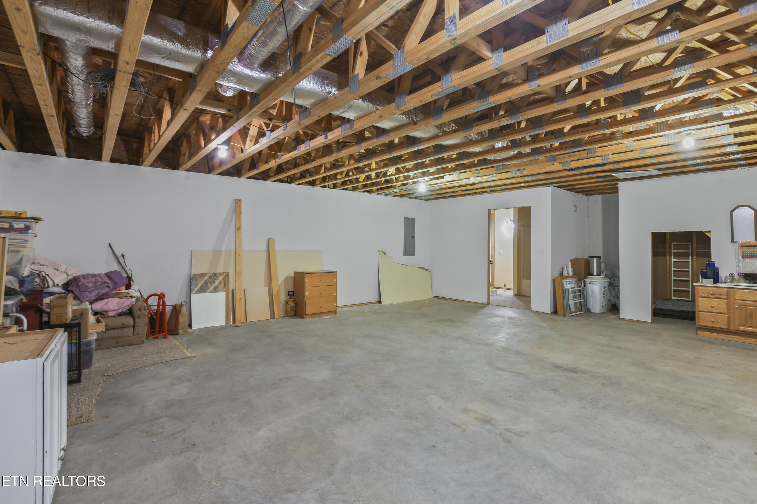 360 Cross Creek Lane Lane, LaFollette