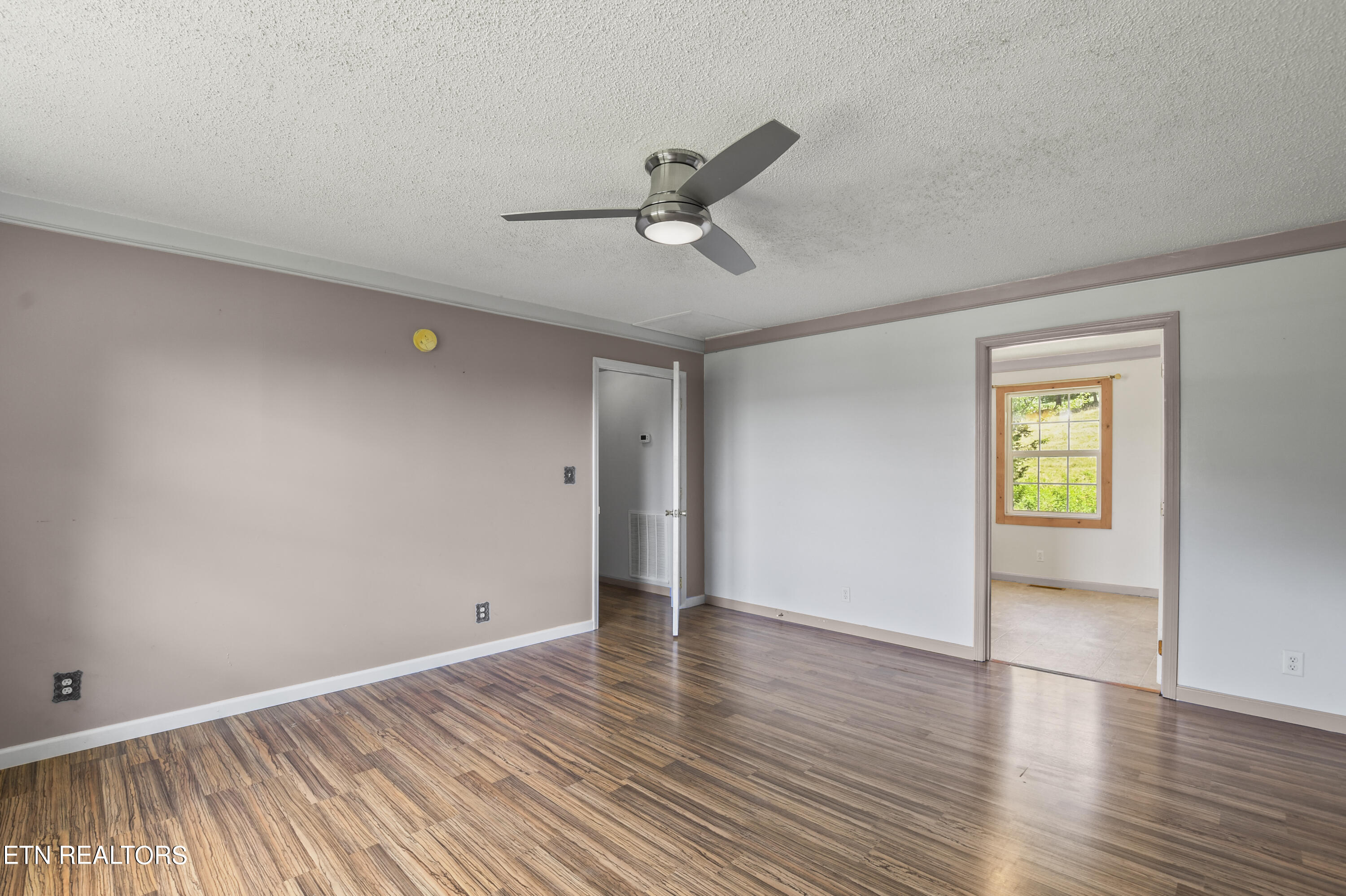 360 Cross Creek Lane Lane, LaFollette